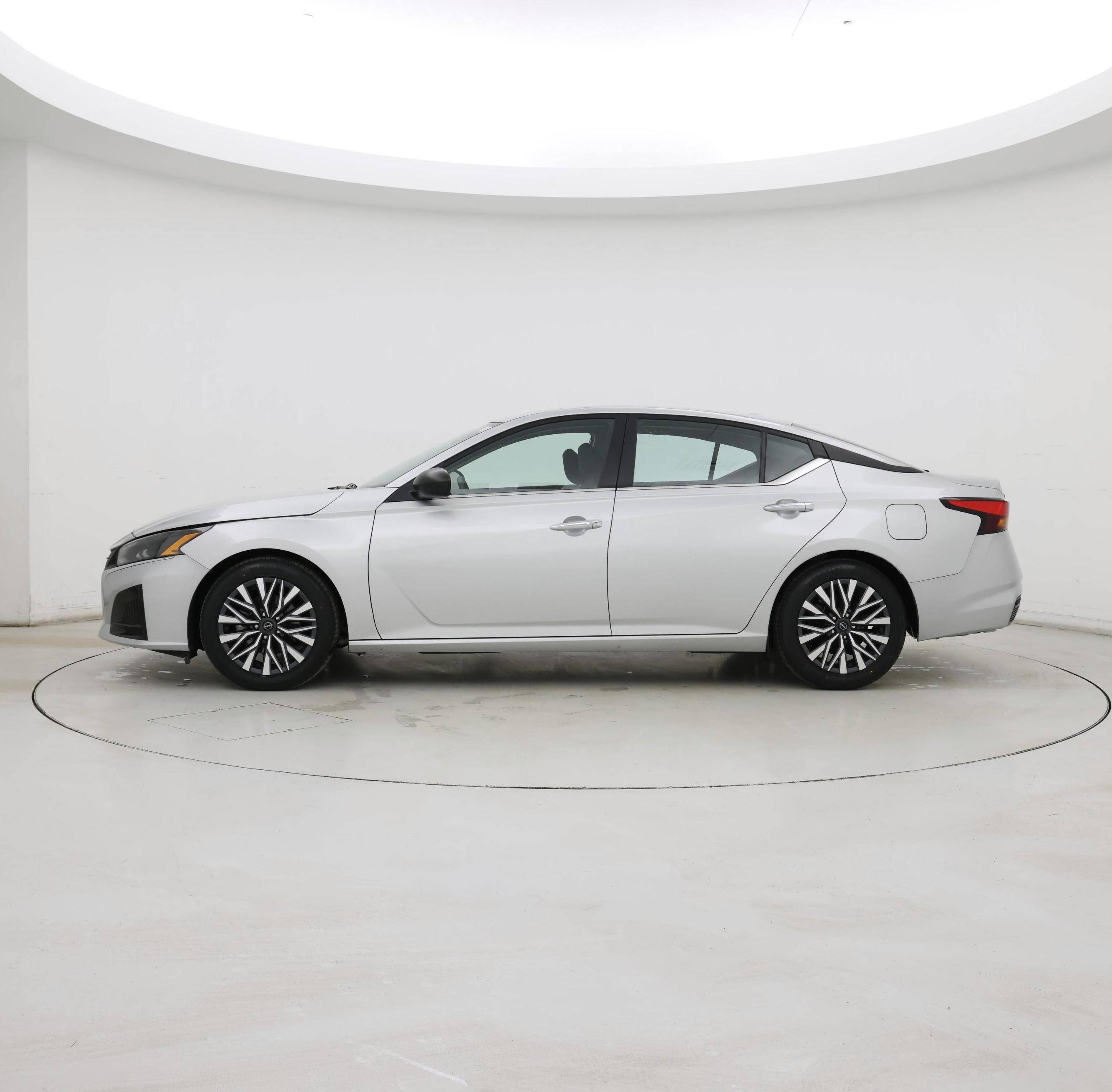 Thumbnail: 2024 Nissan Altima - 3