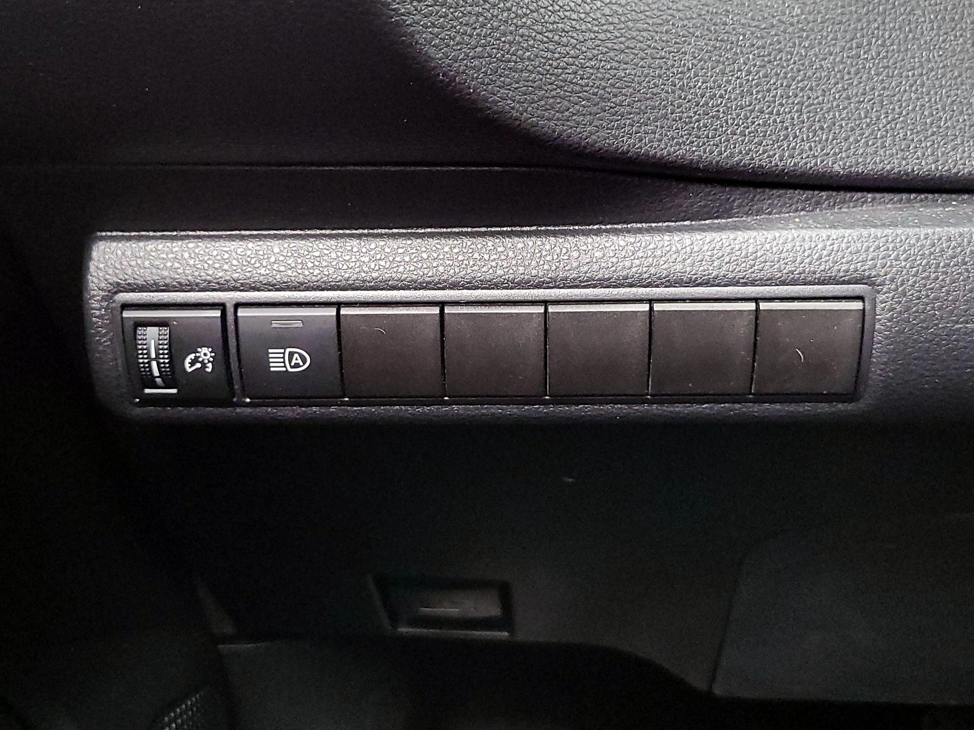 Thumbnail: 2025 Toyota Corolla - 13