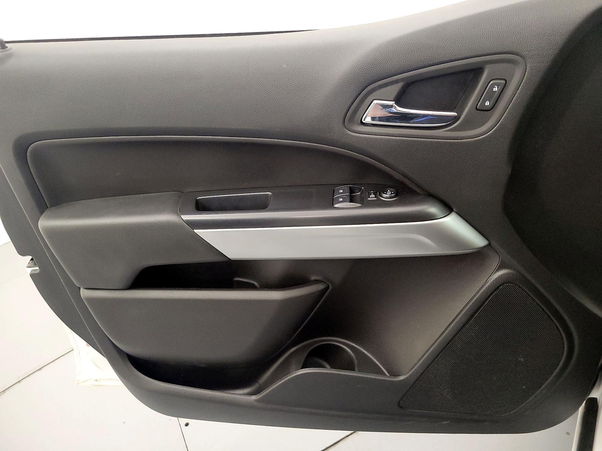 Thumbnail: 2022 Chevrolet Colorado - 10