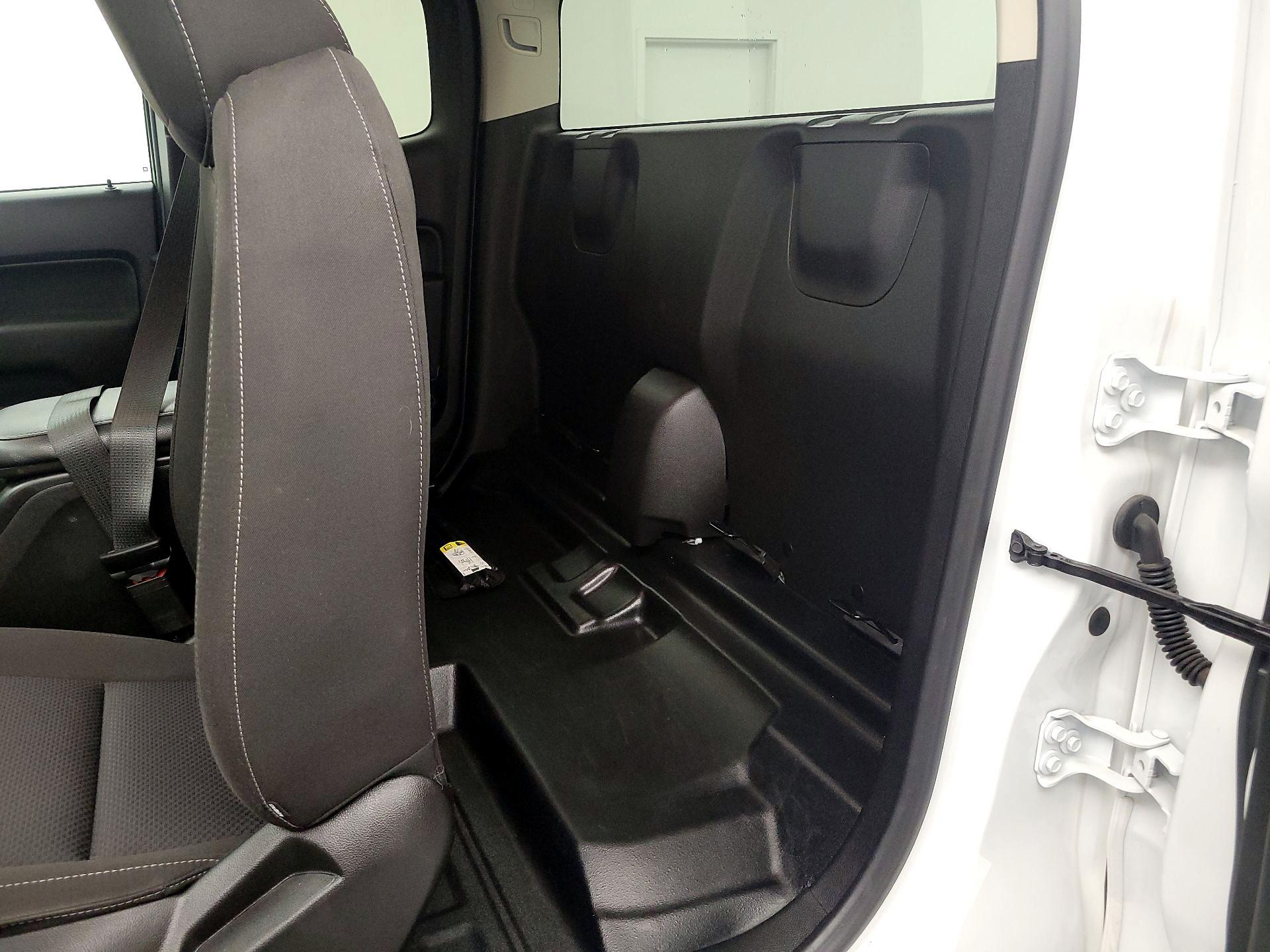 Thumbnail: 2022 Chevrolet Colorado - 17