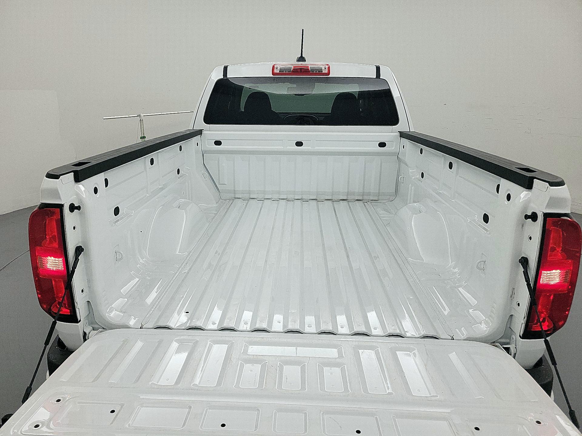 Thumbnail: 2022 Chevrolet Colorado - 18