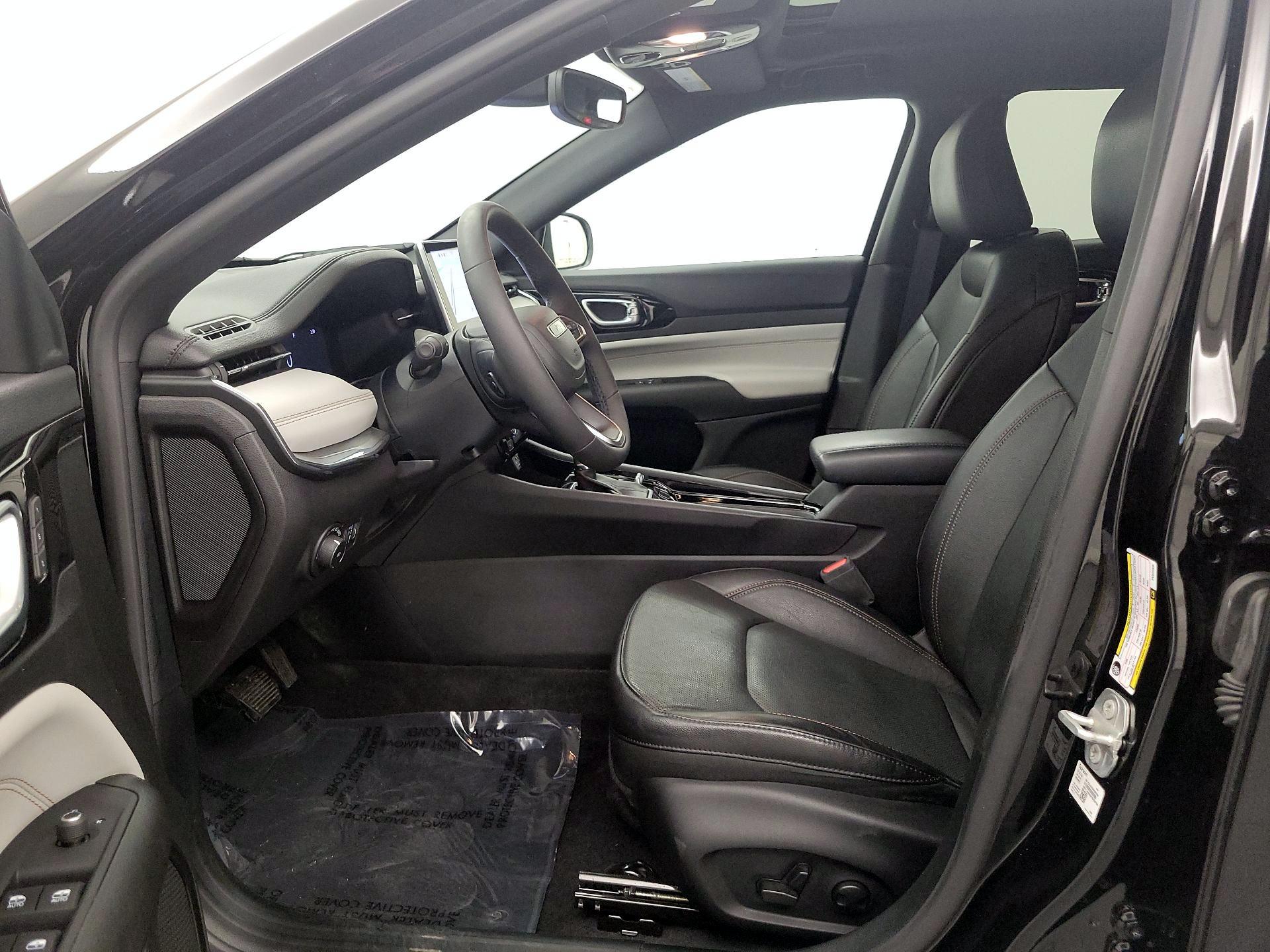 Thumbnail: 2023 Jeep Compass - 9