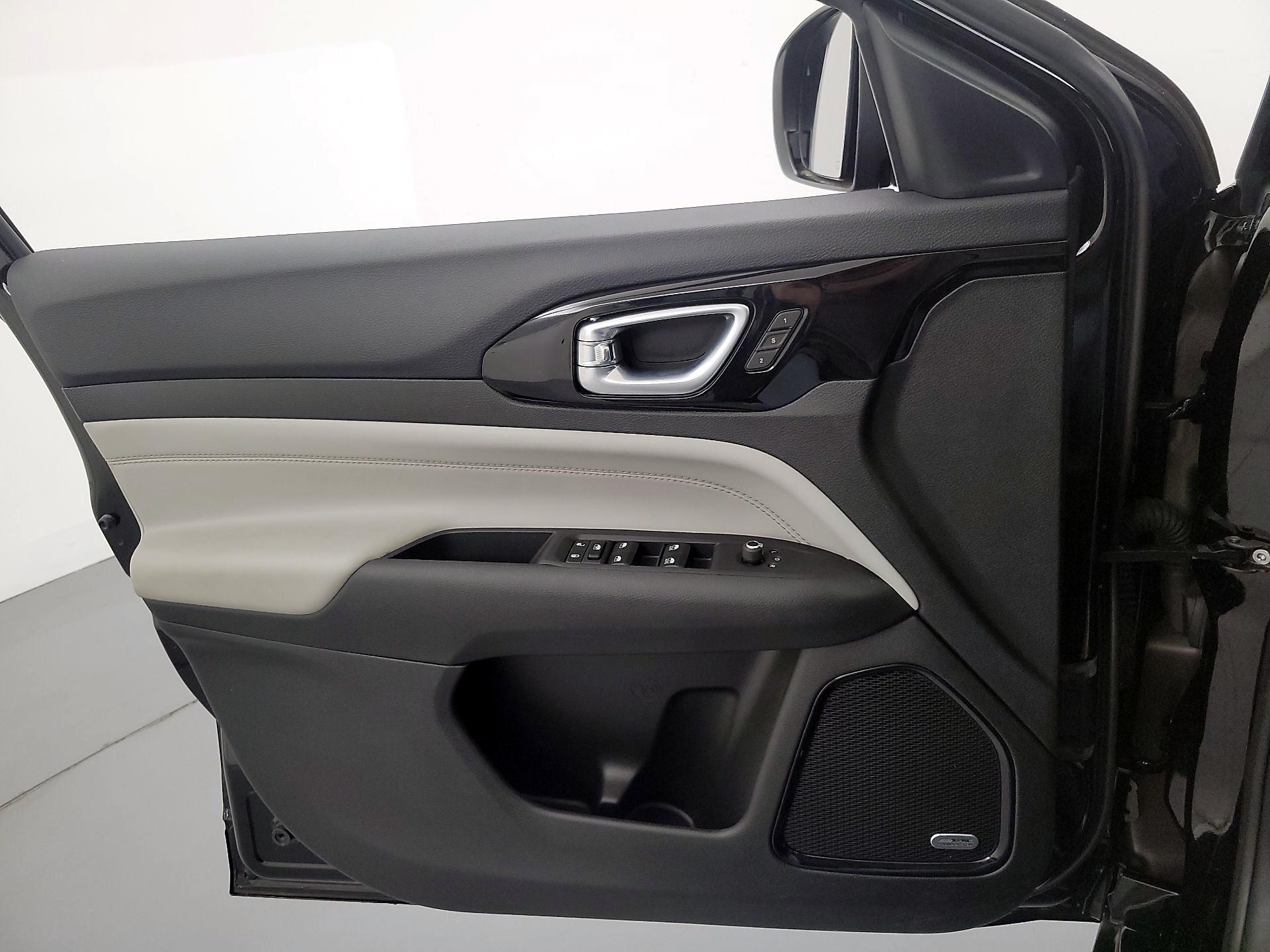 Thumbnail: 2023 Jeep Compass - 10