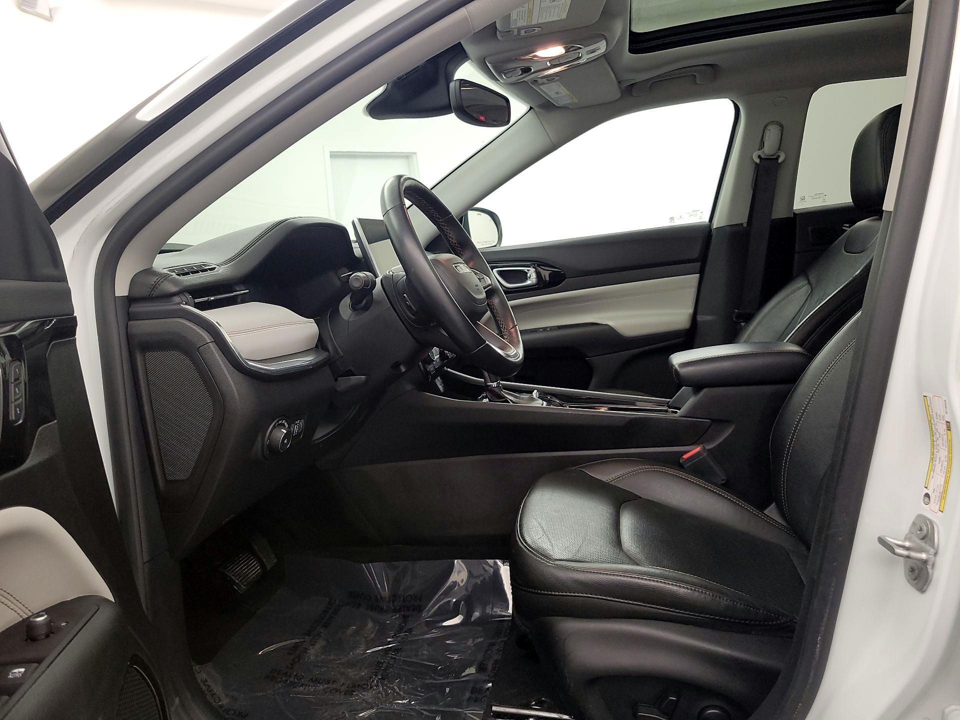 Thumbnail: 2022 Jeep Compass - 11