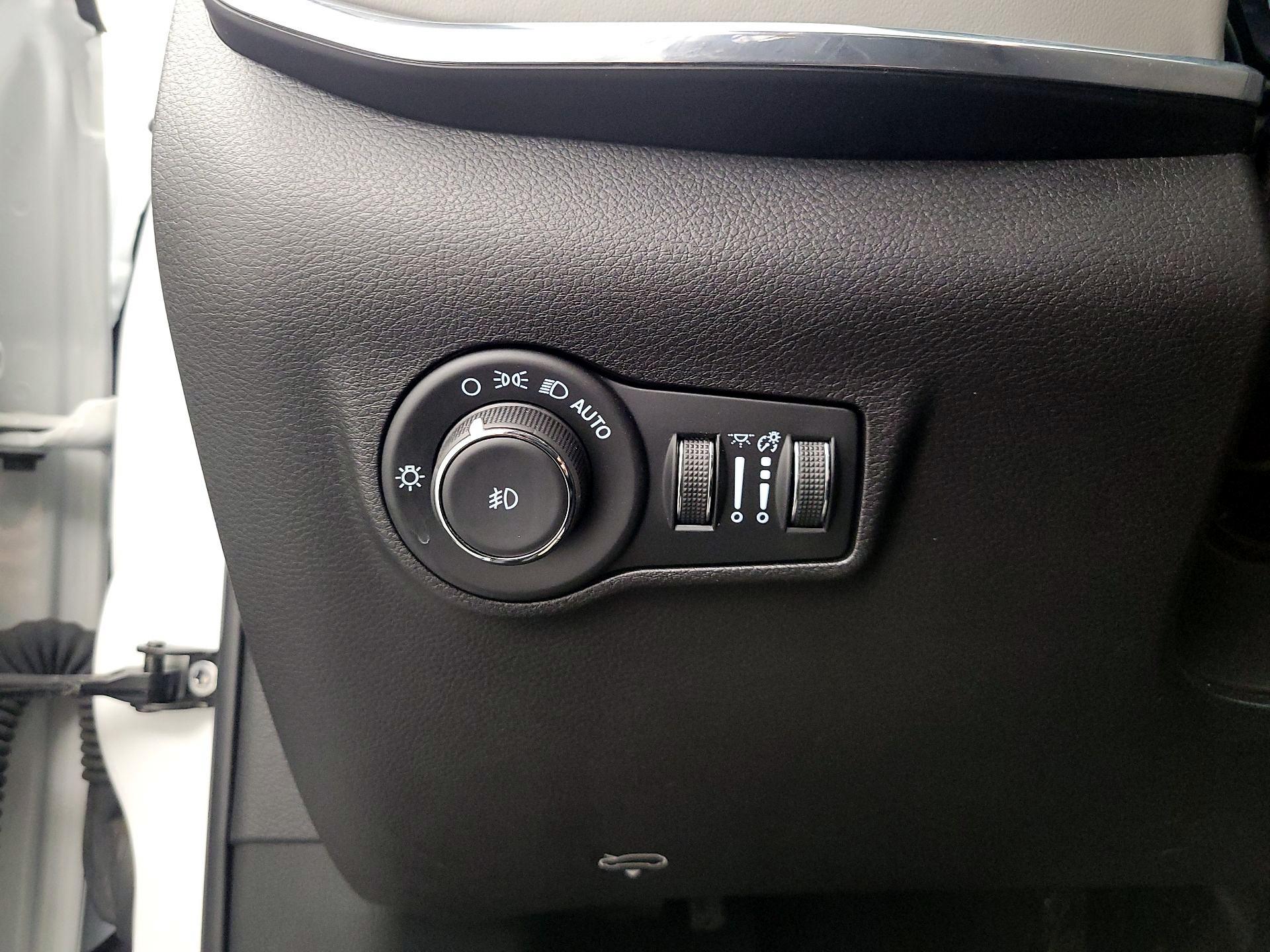 Thumbnail: 2022 Jeep Compass - 13