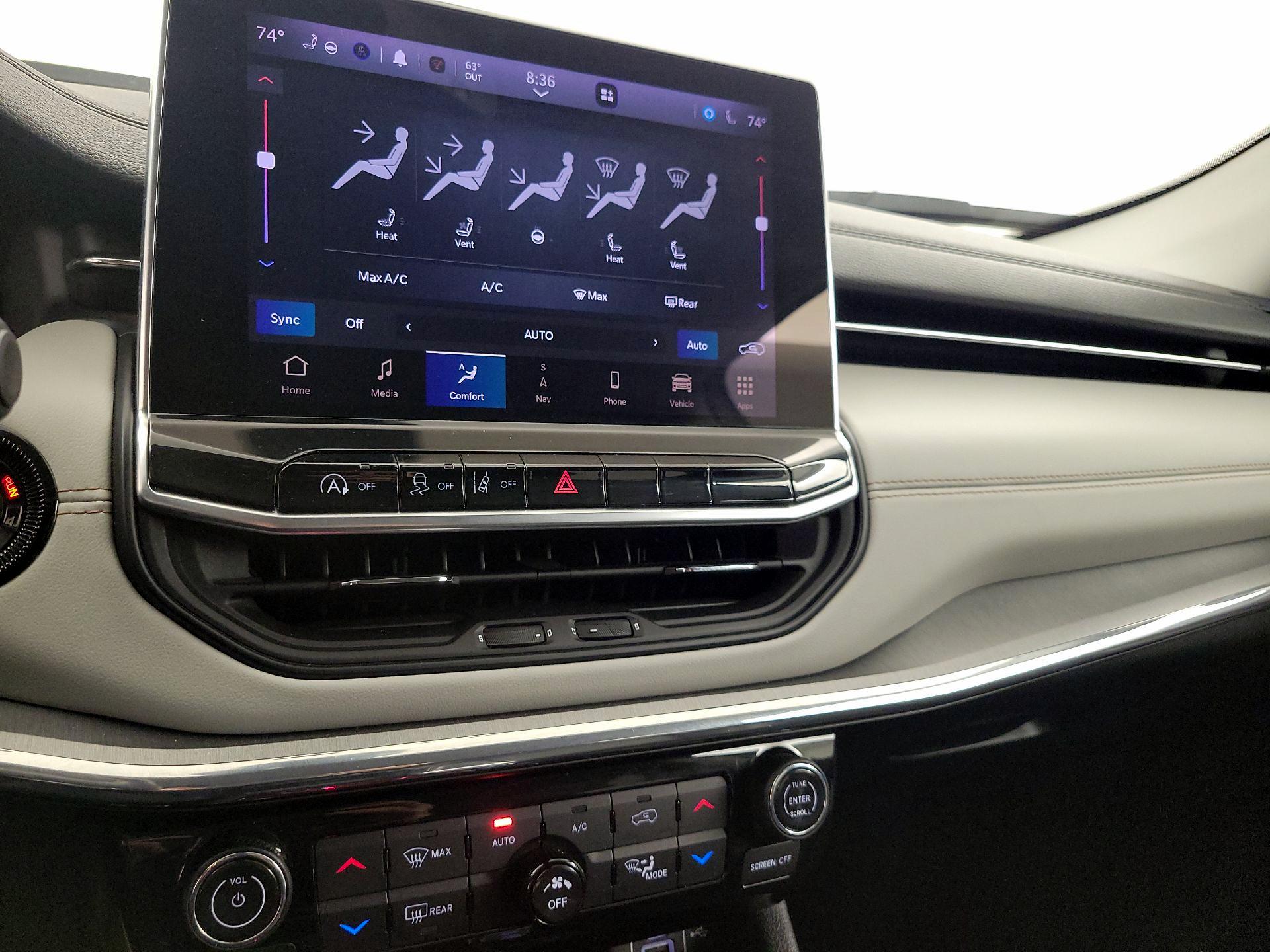 Thumbnail: 2022 Jeep Compass - 17