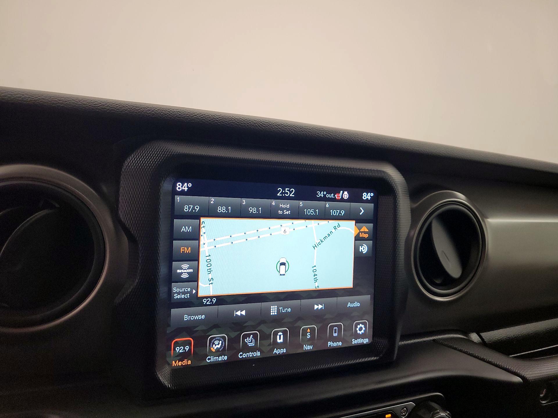 Thumbnail: 2022 Jeep Gladiator - 16