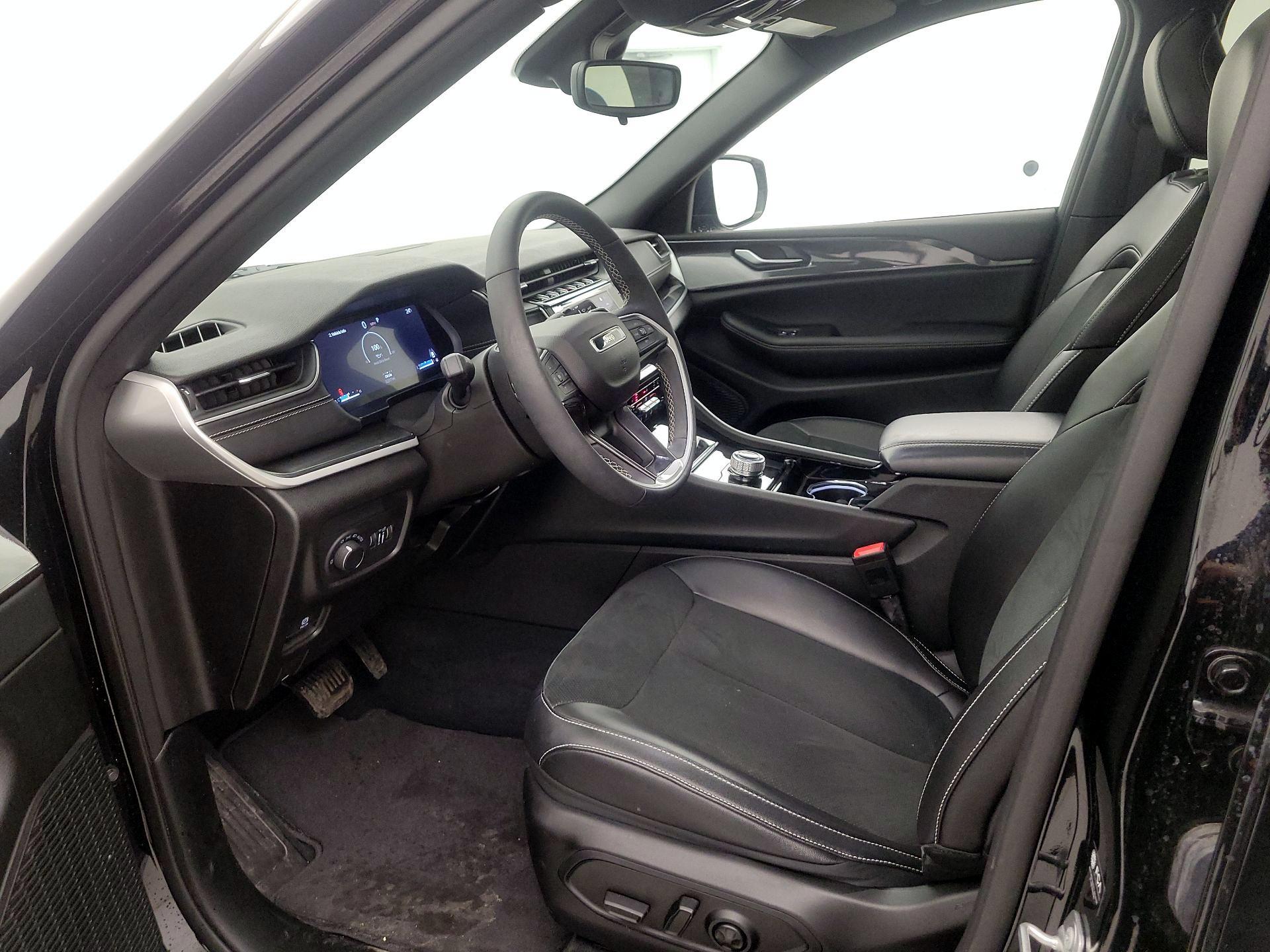 Thumbnail: 2023 Jeep Grand Cherokee - 11