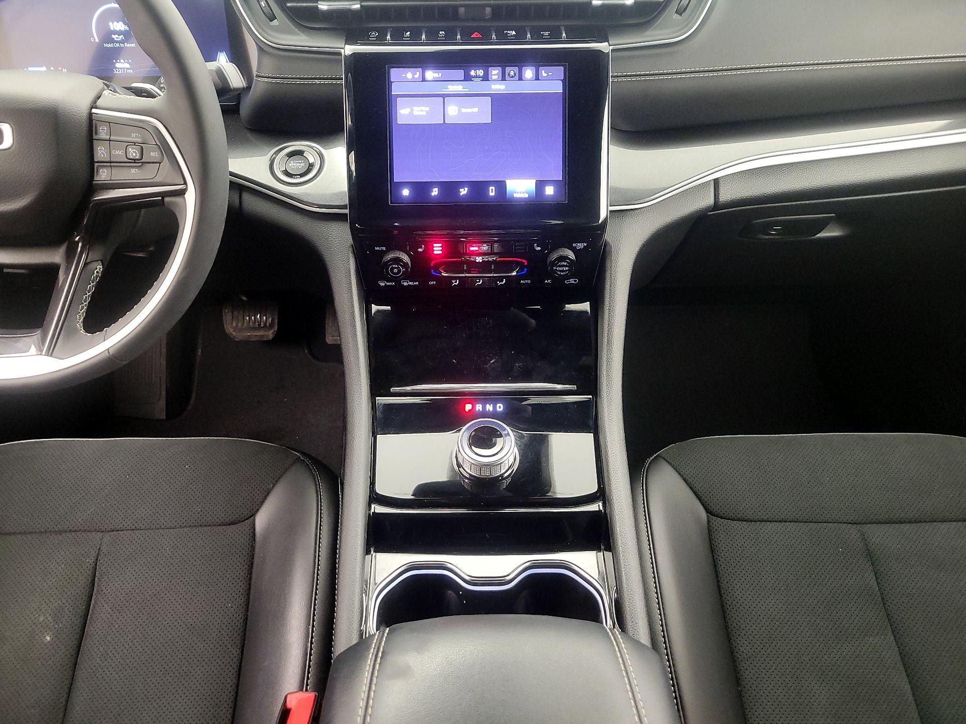 Thumbnail: 2023 Jeep Grand Cherokee - 17