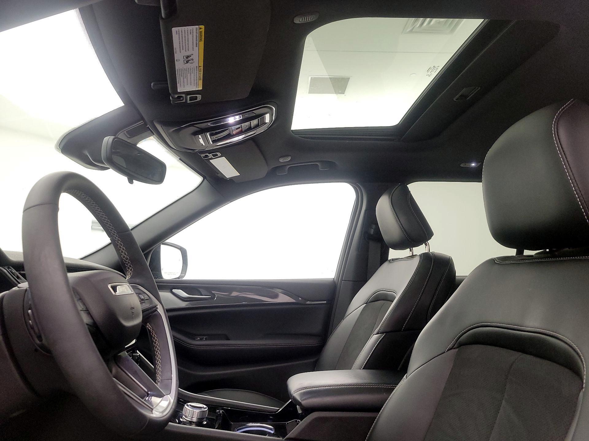 Thumbnail: 2023 Jeep Grand Cherokee - 19