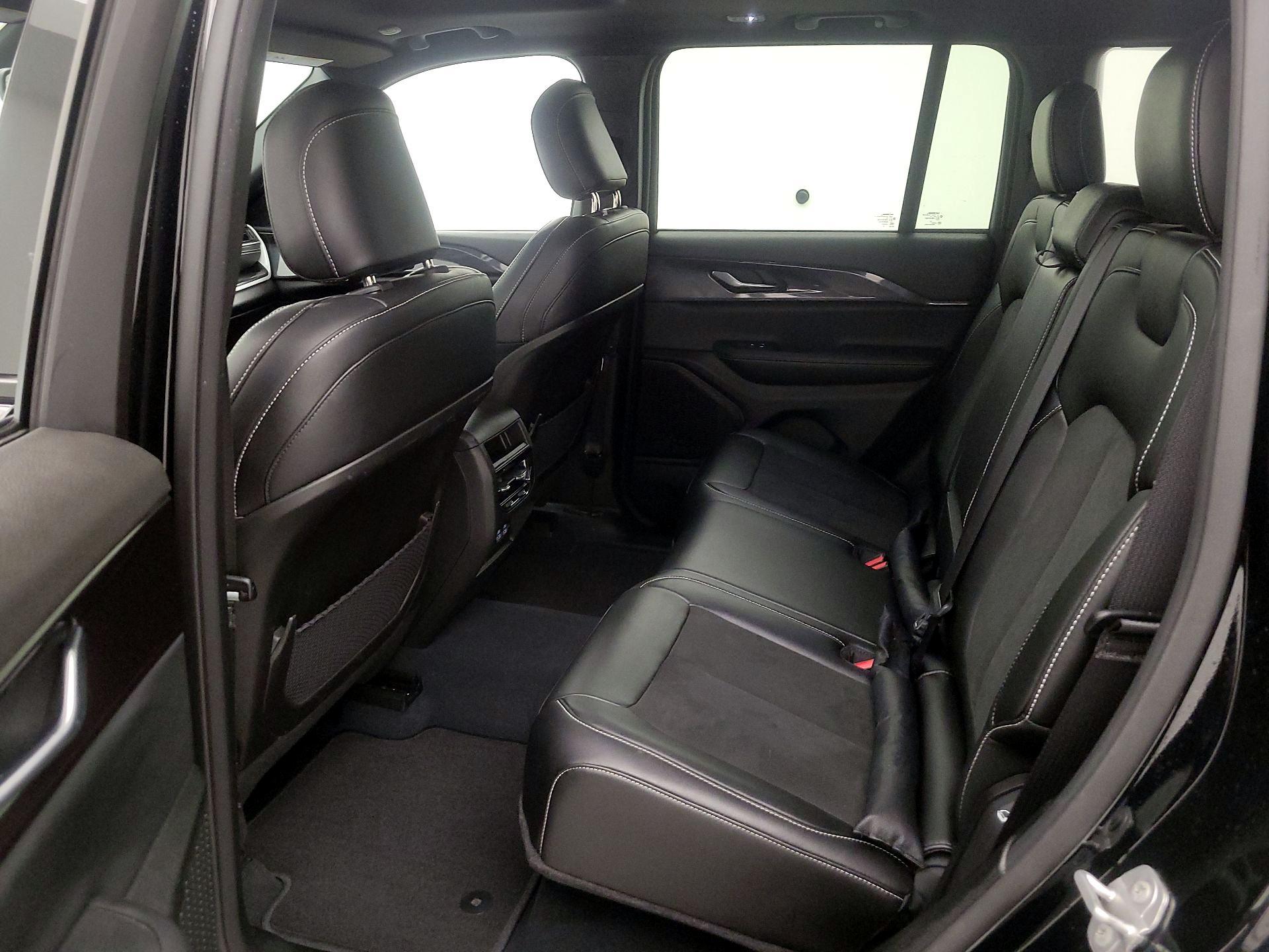 Thumbnail: 2023 Jeep Grand Cherokee - 20