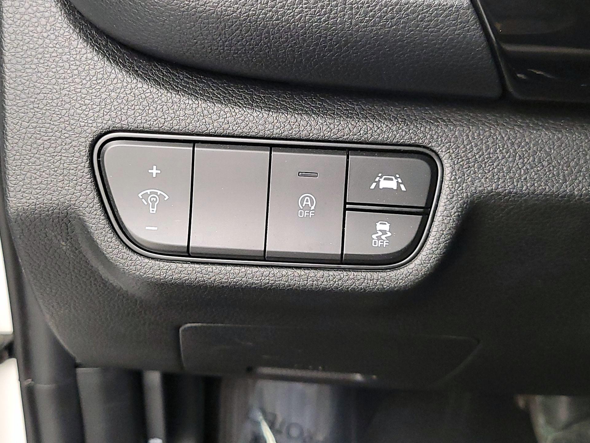 Thumbnail: 2023 Kia Seltos - 13