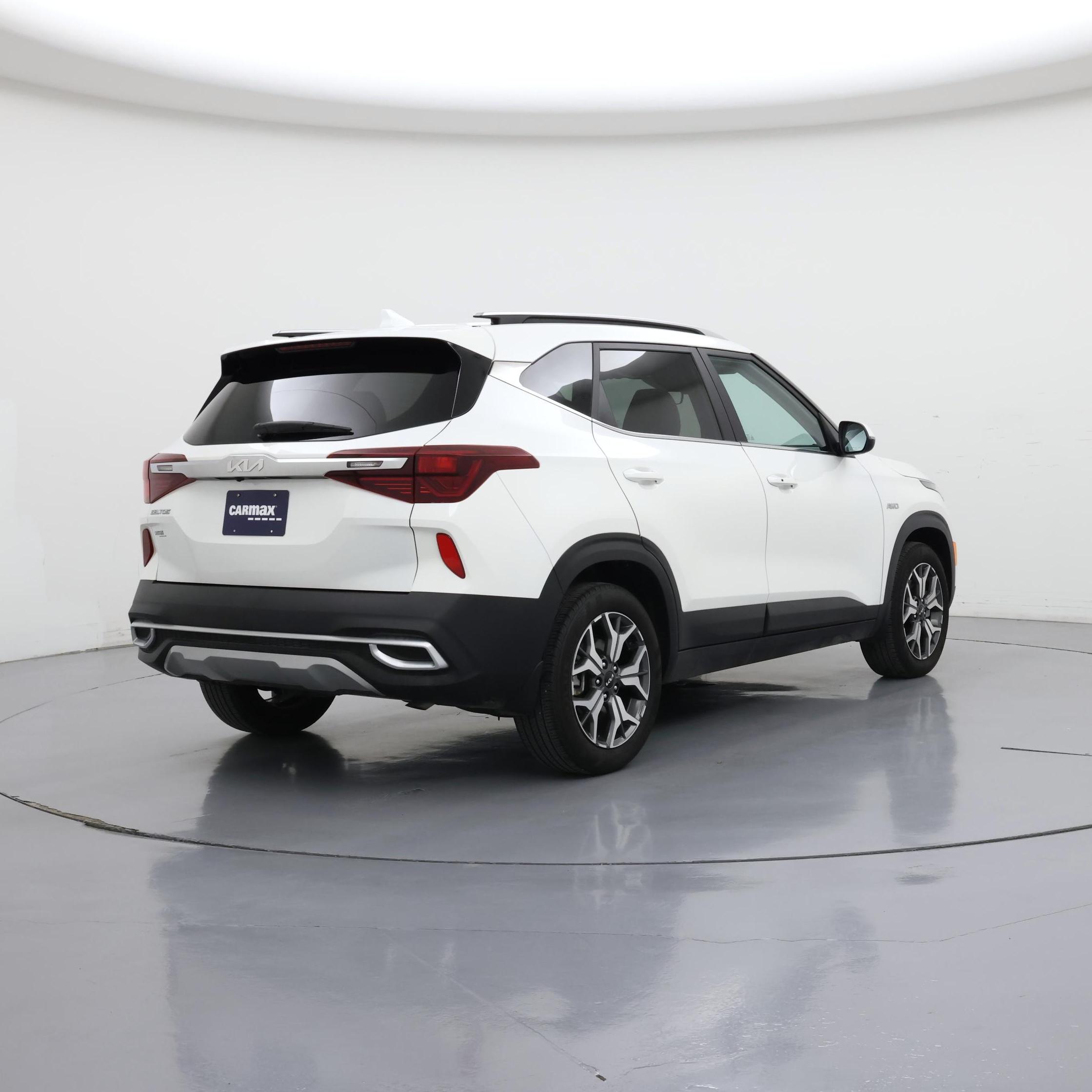 Thumbnail: 2023 Kia Seltos - 8