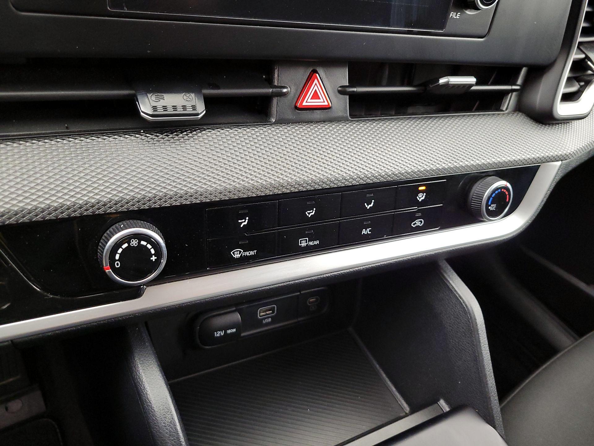 Thumbnail: 2024 Kia Sportage - 16