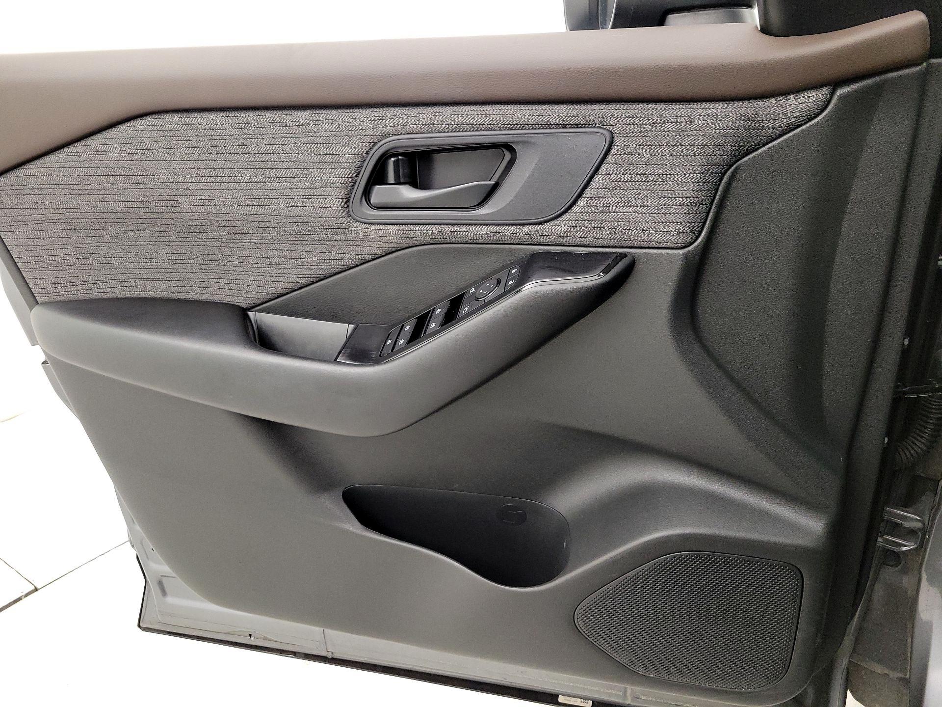 Thumbnail: 2023 Nissan Rogue - 12