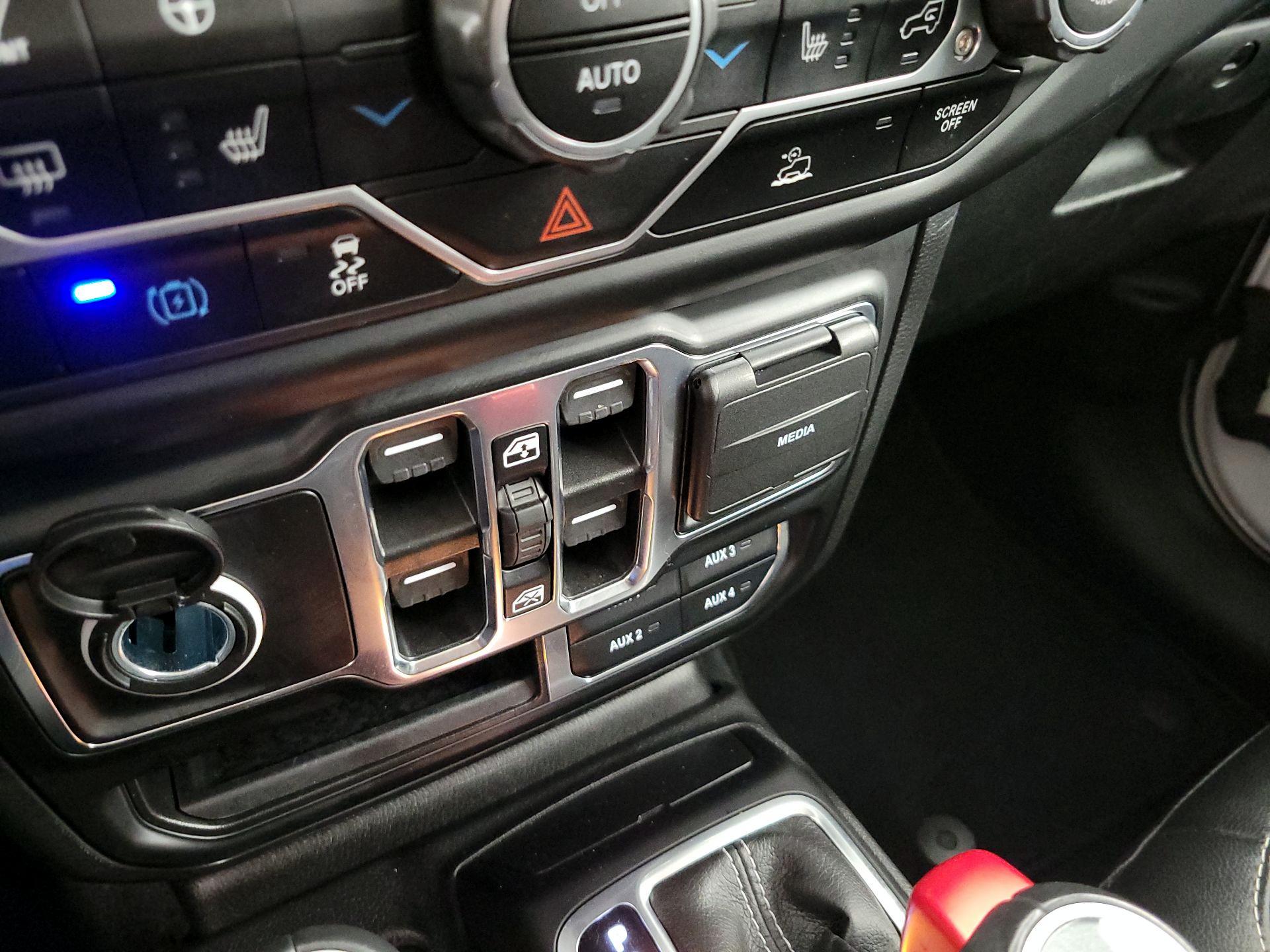 Thumbnail: 2023 Jeep Wrangler - 19