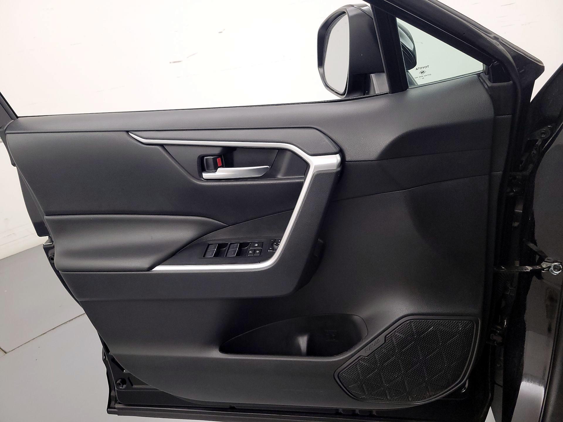 Thumbnail: 2024 Toyota RAV4 - 12