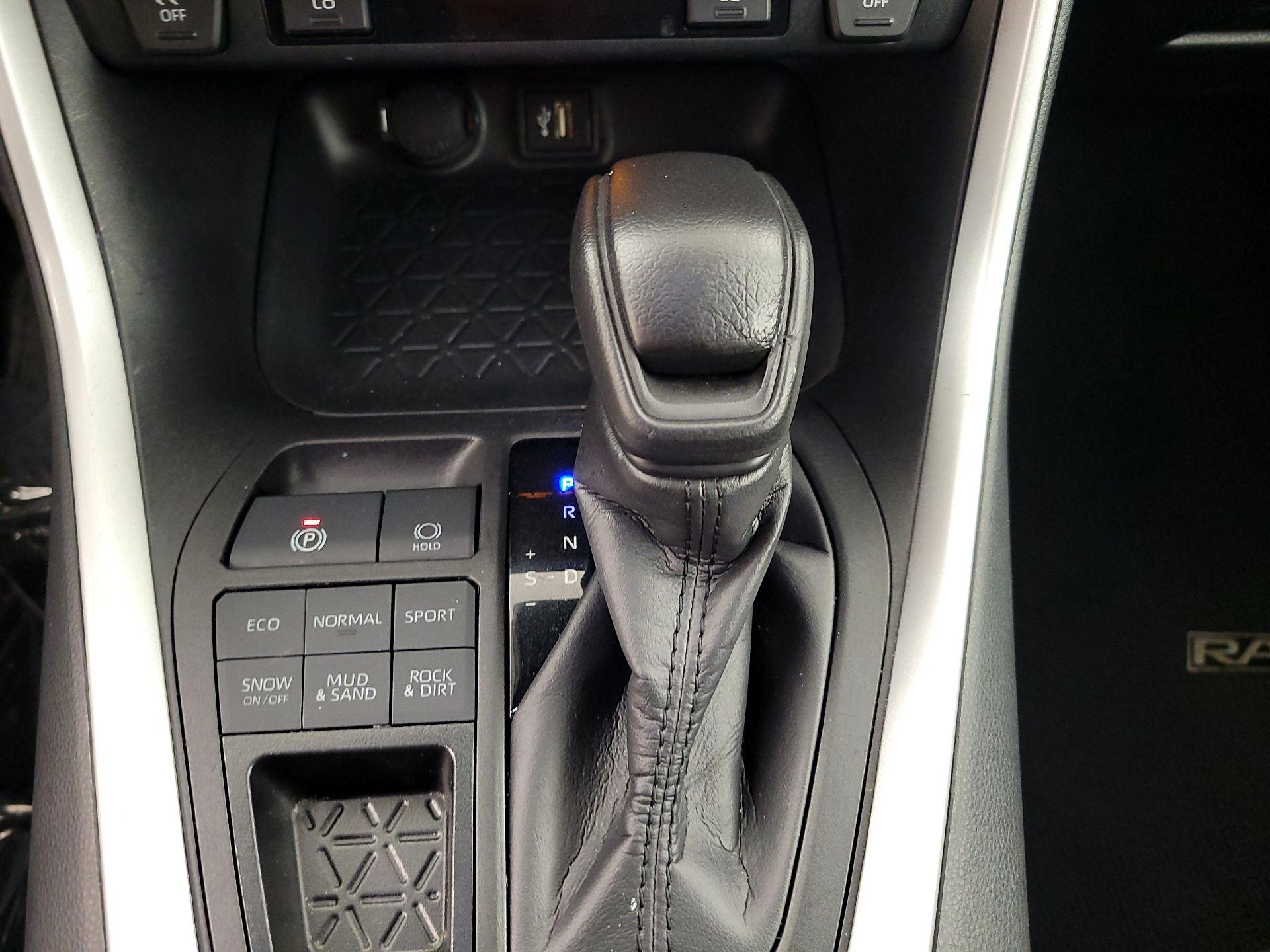 Thumbnail: 2024 Toyota RAV4 - 17