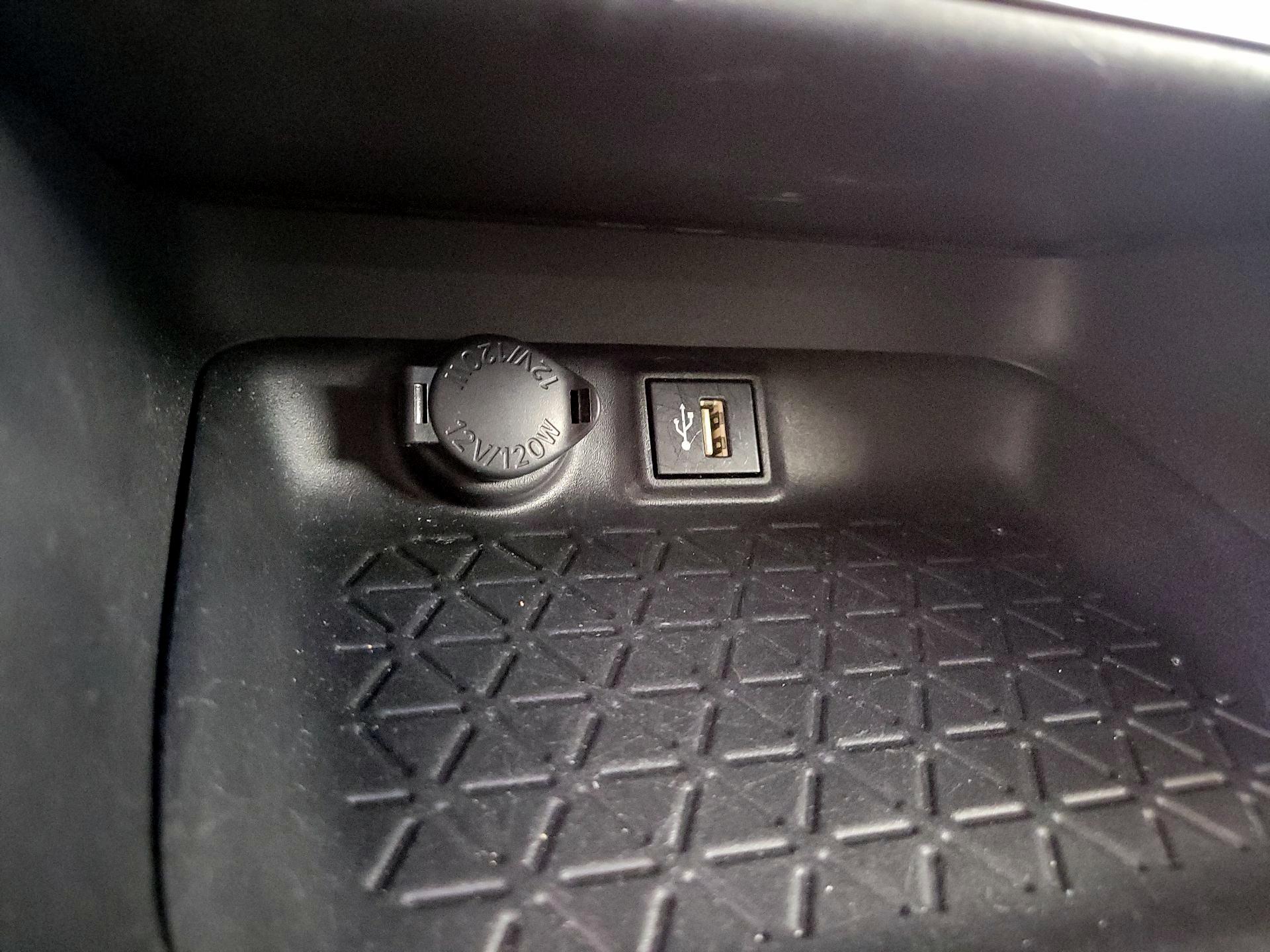 Thumbnail: 2024 Toyota RAV4 - 18