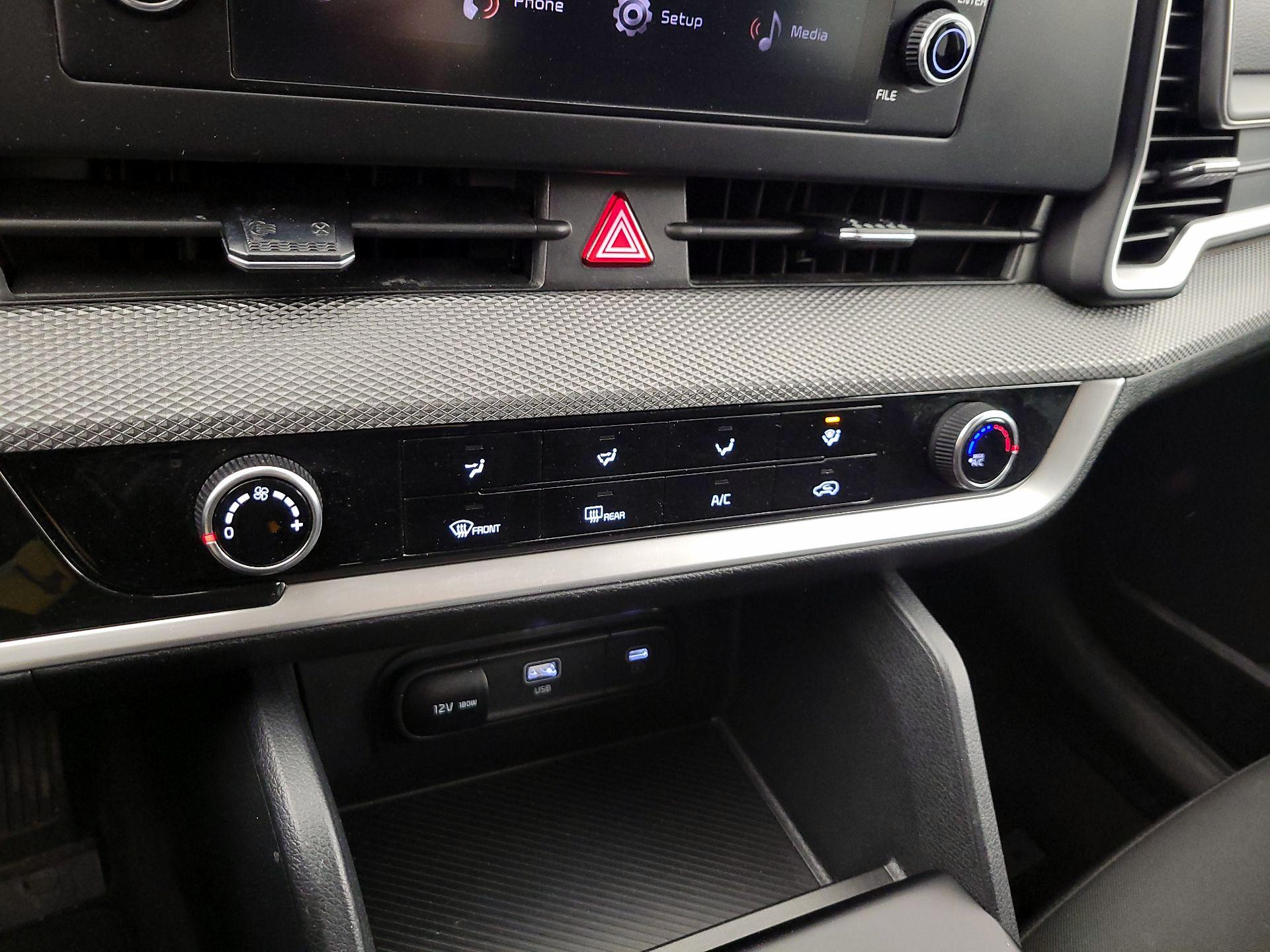 Thumbnail: 2024 Kia Sportage - 16