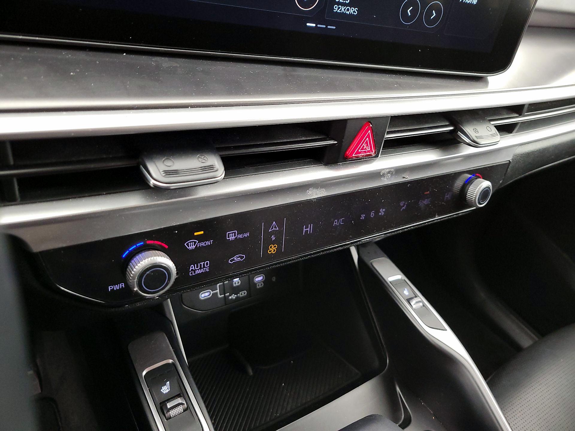 Thumbnail: 2024 Kia Sorento - 17