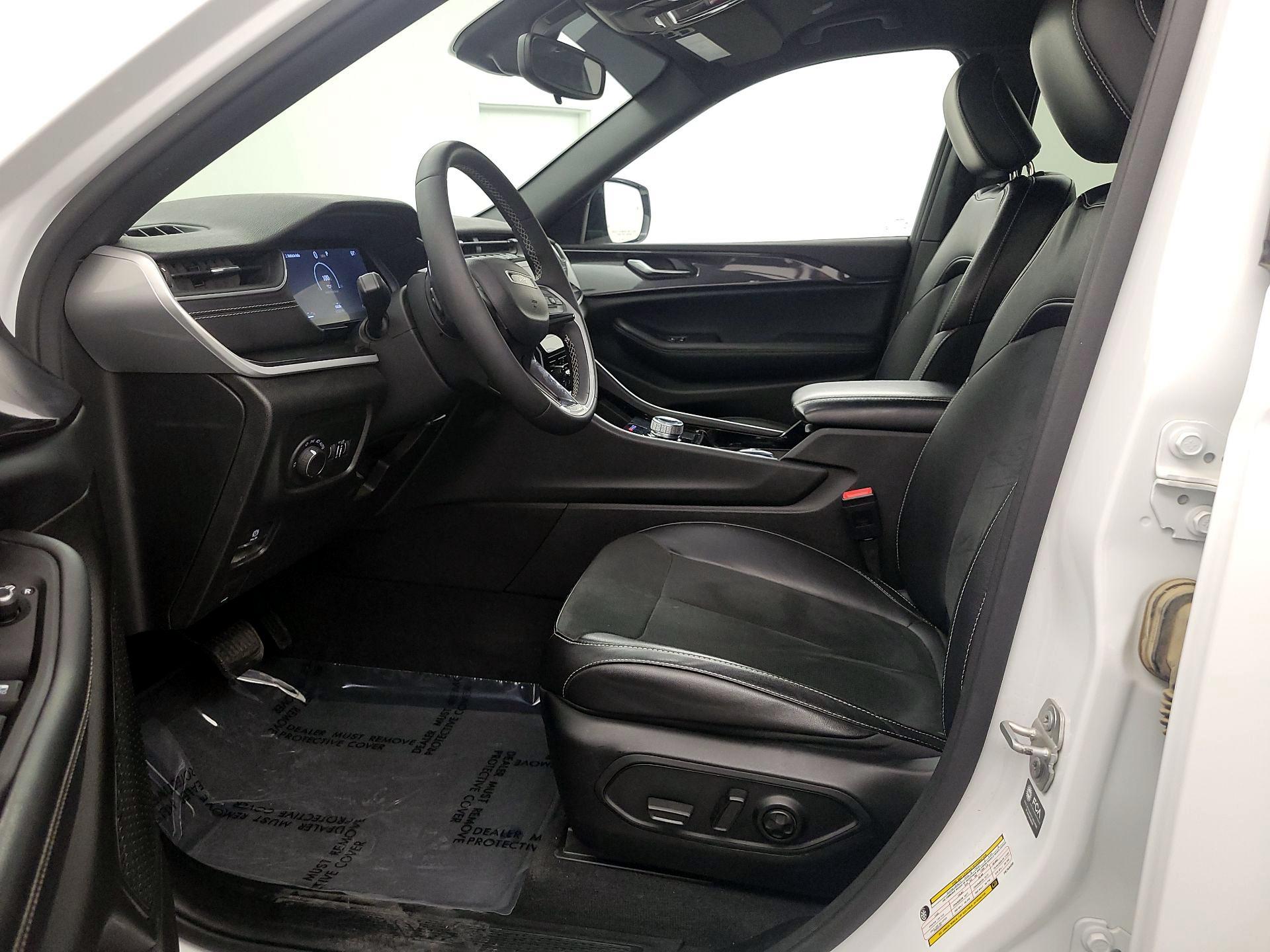 Thumbnail: 2023 Jeep Grand Cherokee L - 11