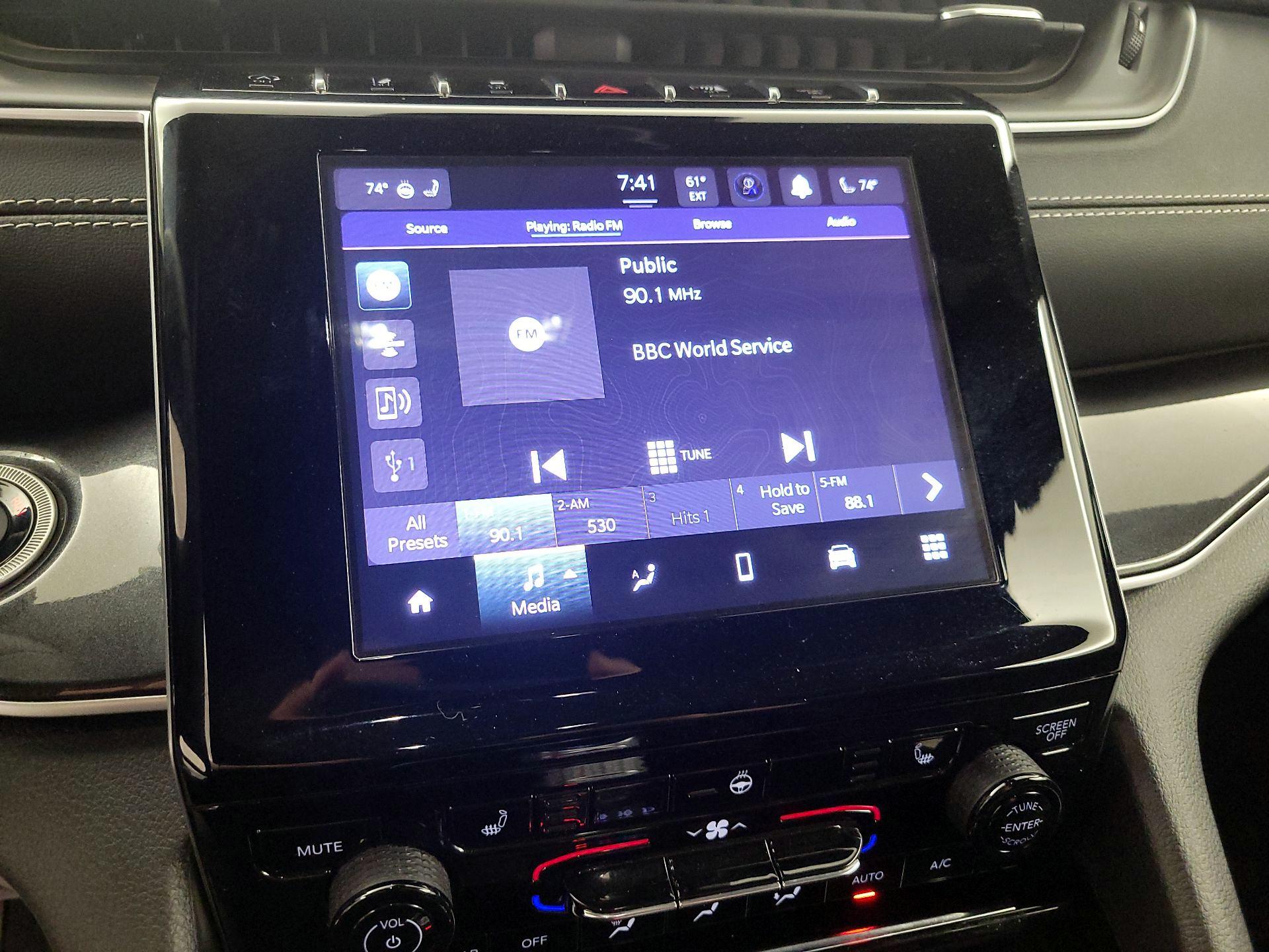 Thumbnail: 2023 Jeep Grand Cherokee L - 15