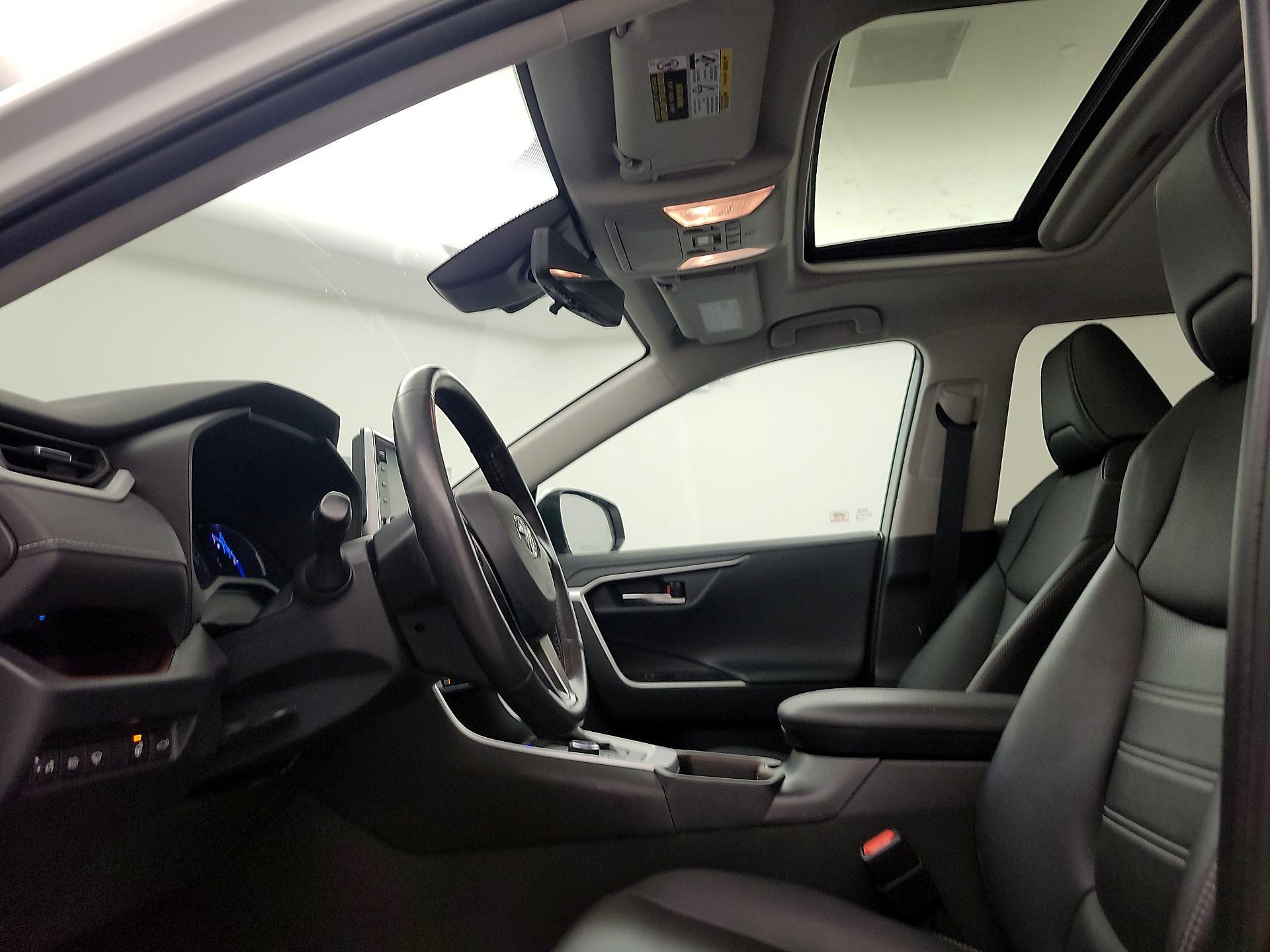 Thumbnail: 2020 Toyota RAV4 - 20