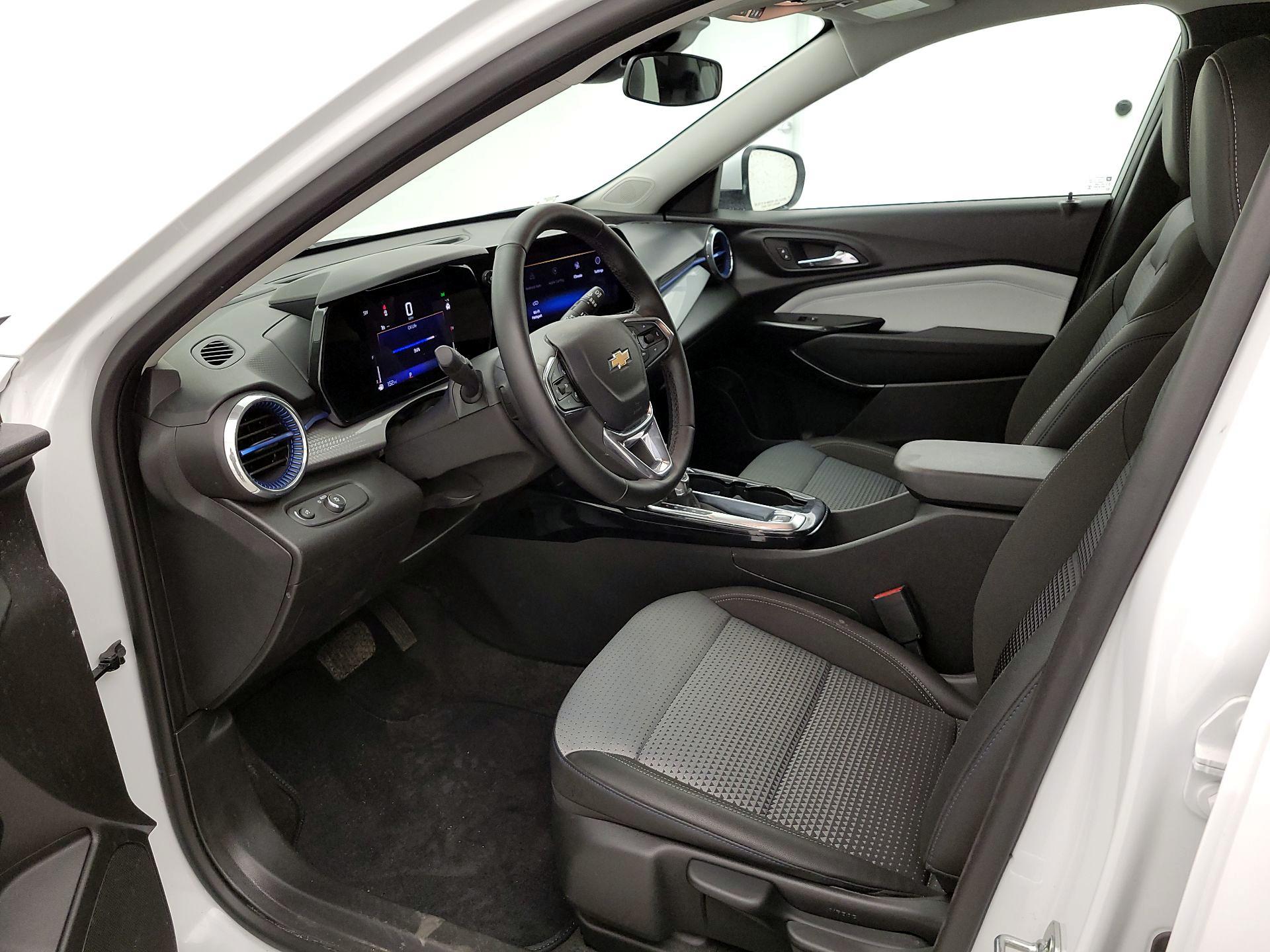 Thumbnail: 2025 Chevrolet Trax - 11