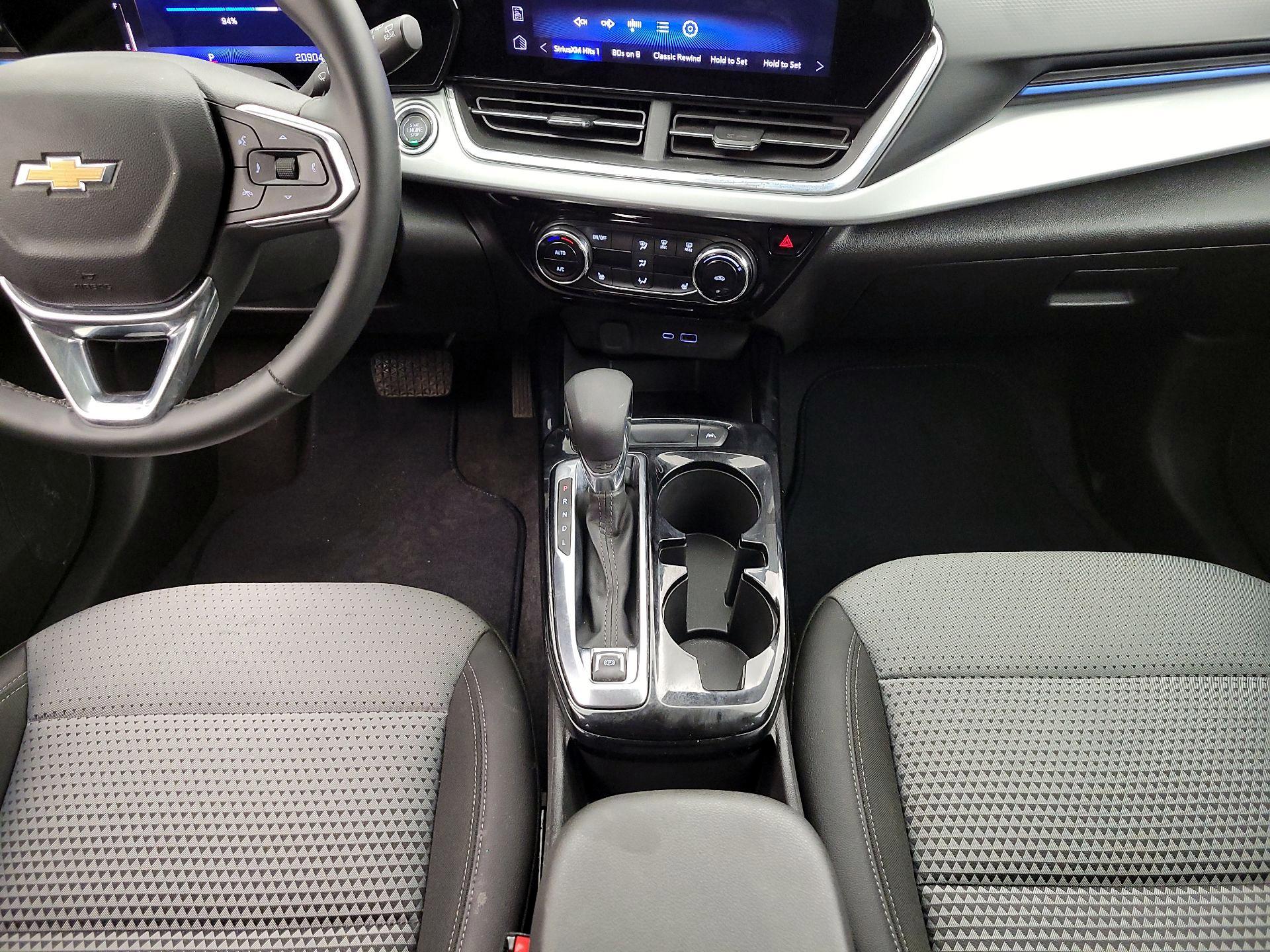 Thumbnail: 2025 Chevrolet Trax - 17