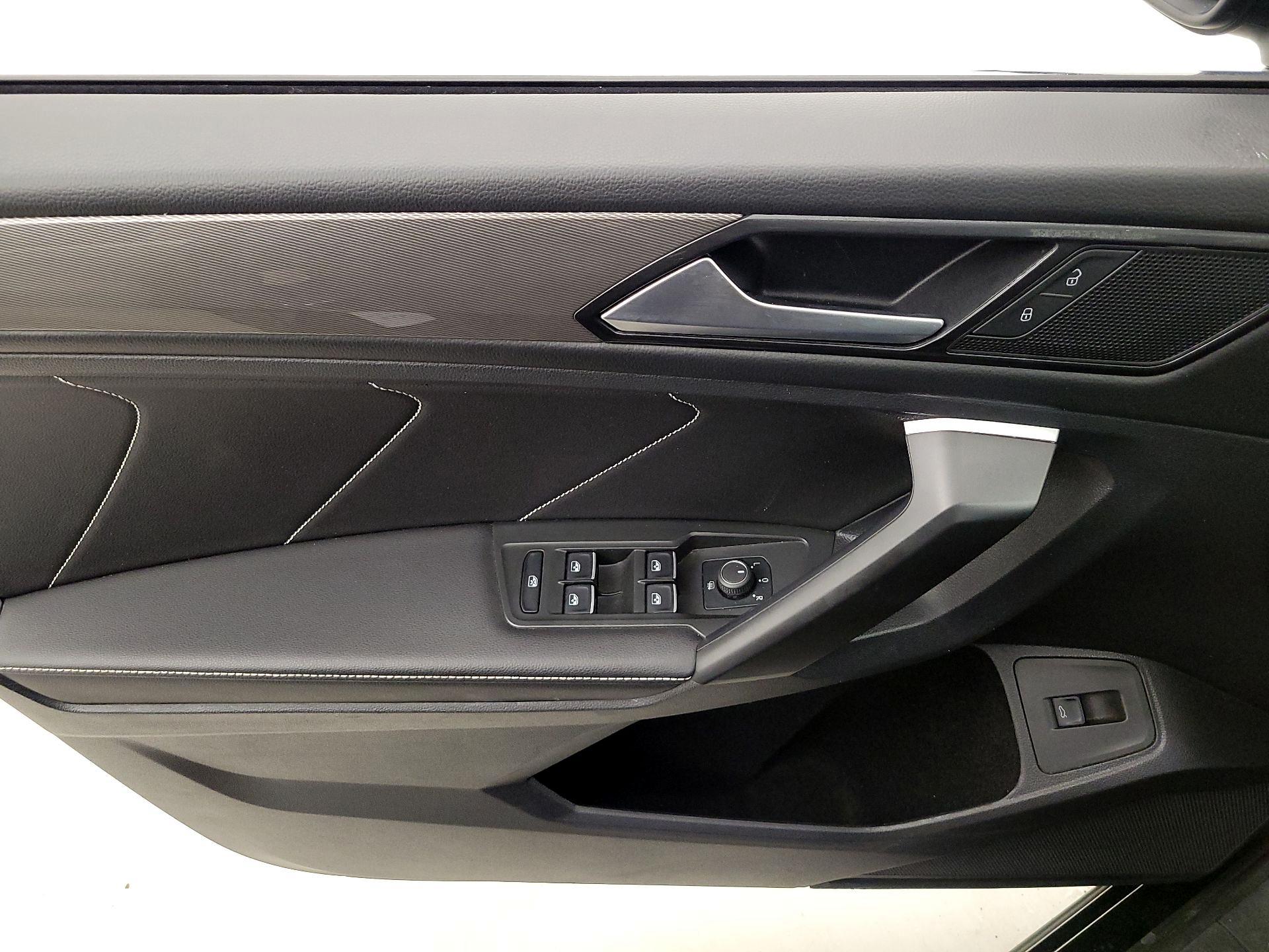 Thumbnail: 2024 Volkswagen Tiguan - 12