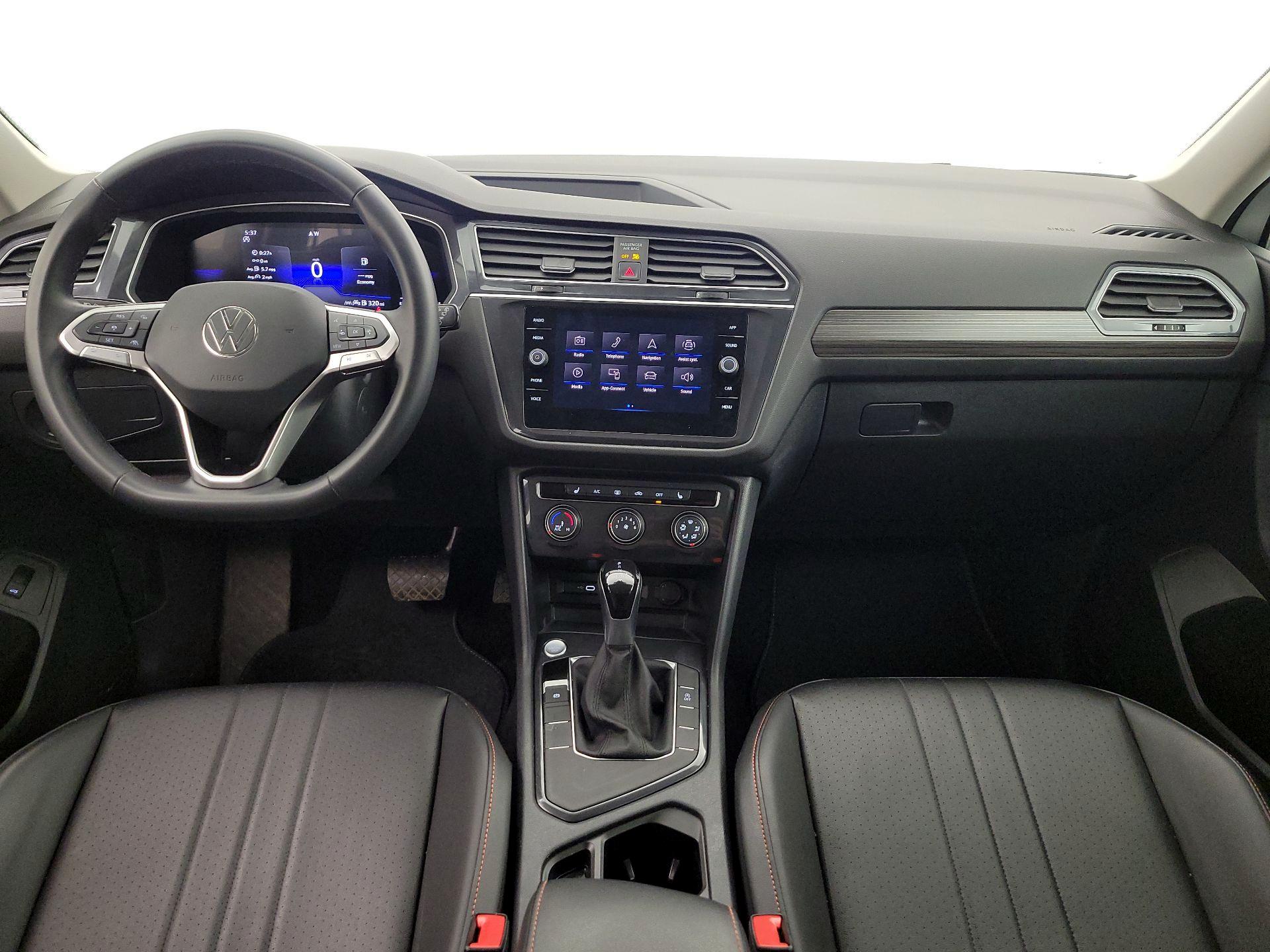 Thumbnail: 2024 Volkswagen Tiguan - 9