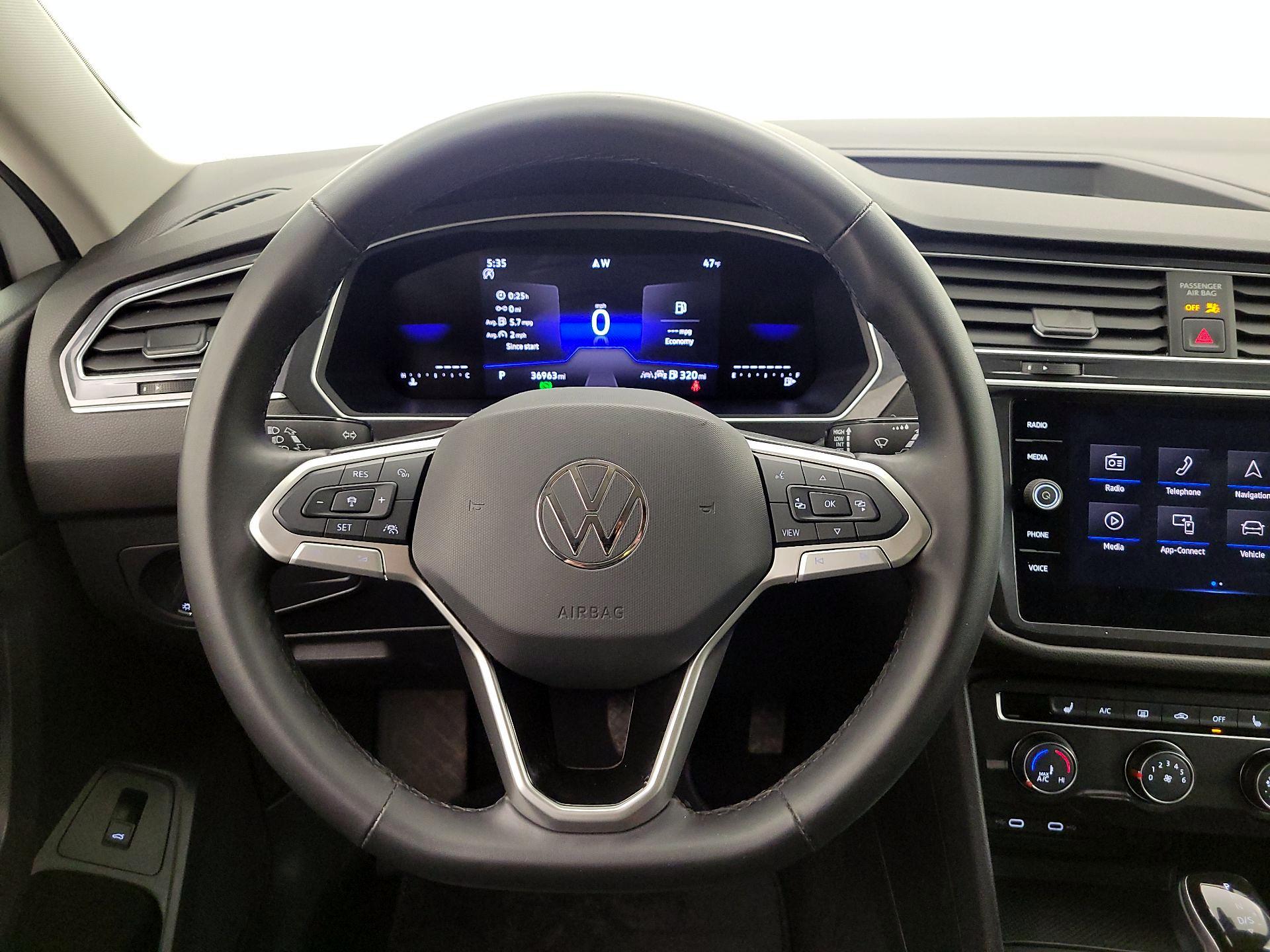 Thumbnail: 2024 Volkswagen Tiguan - 10