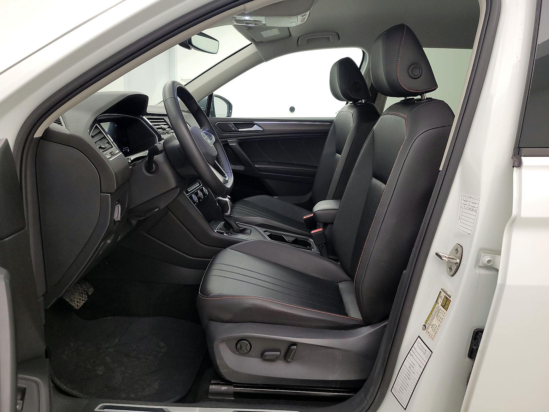 Thumbnail: 2024 Volkswagen Tiguan - 11