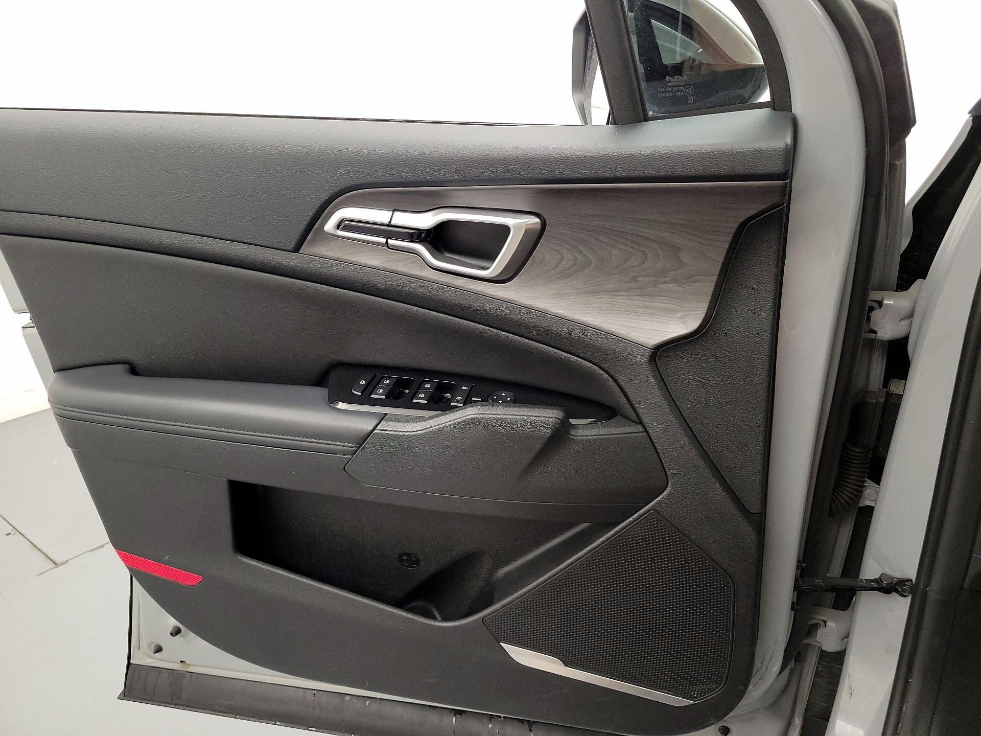 Thumbnail: 2023 Kia Sportage - 12