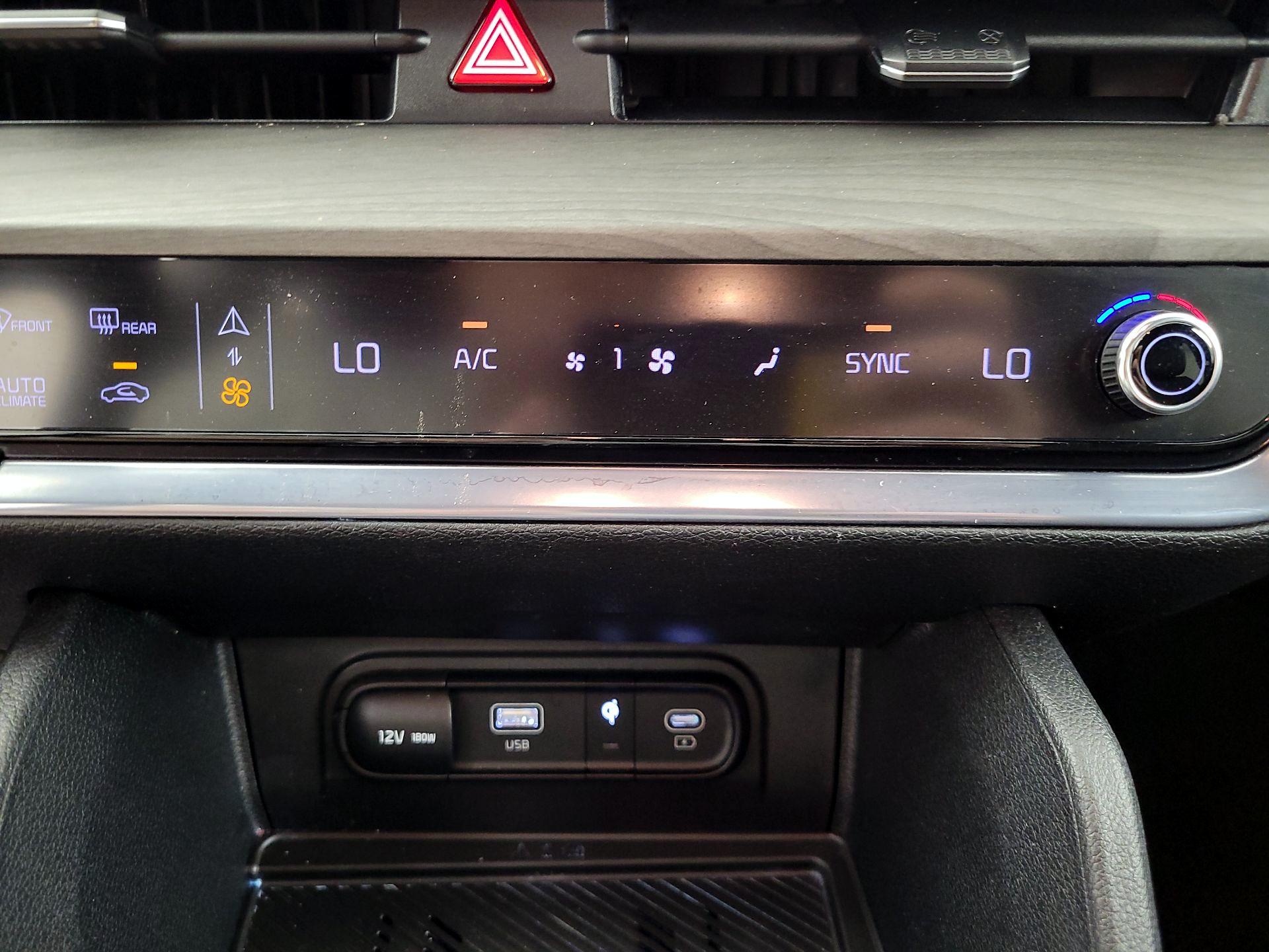 Thumbnail: 2023 Kia Sportage - 17