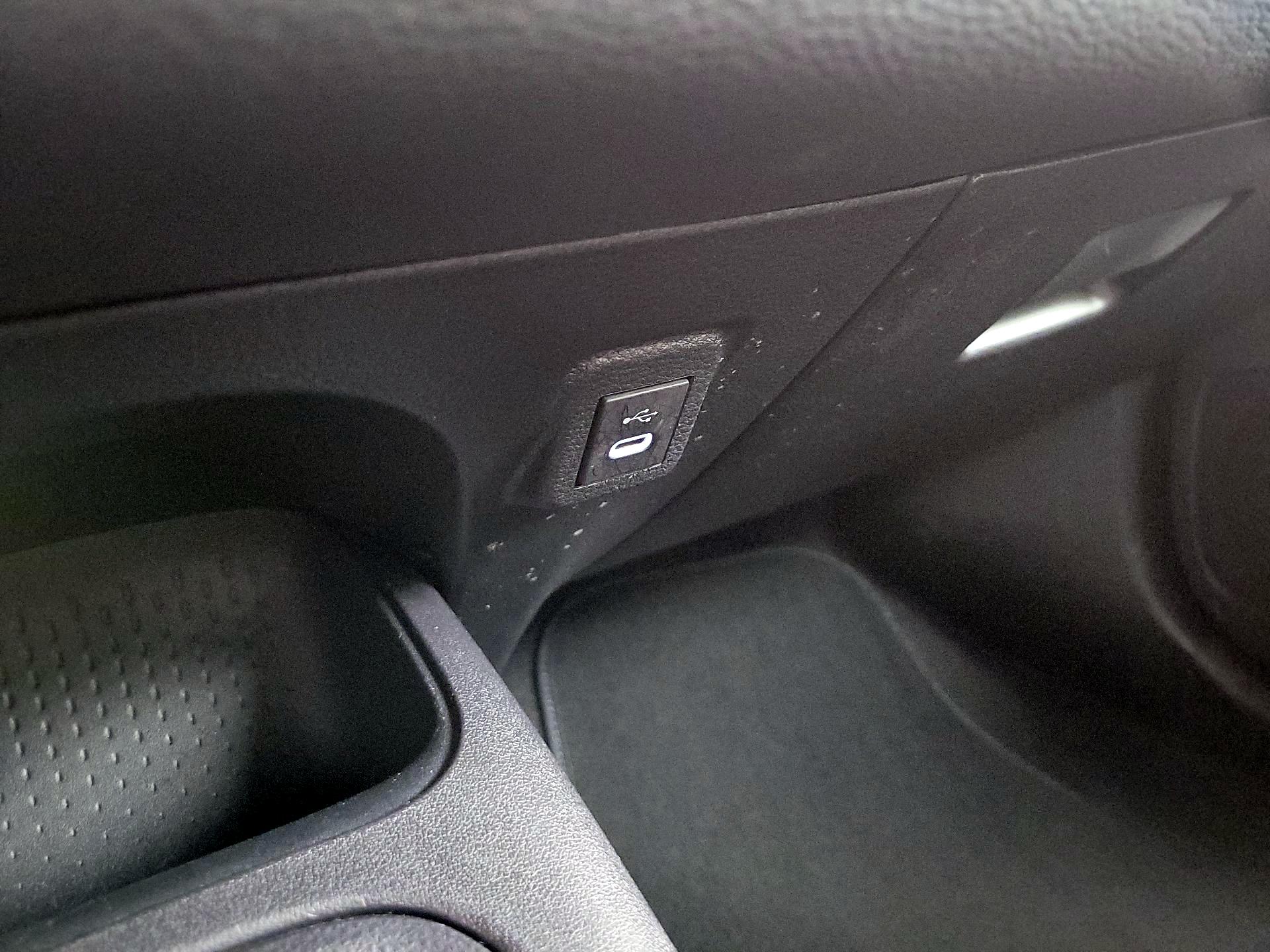 Thumbnail: 2025 Toyota Corolla - 19