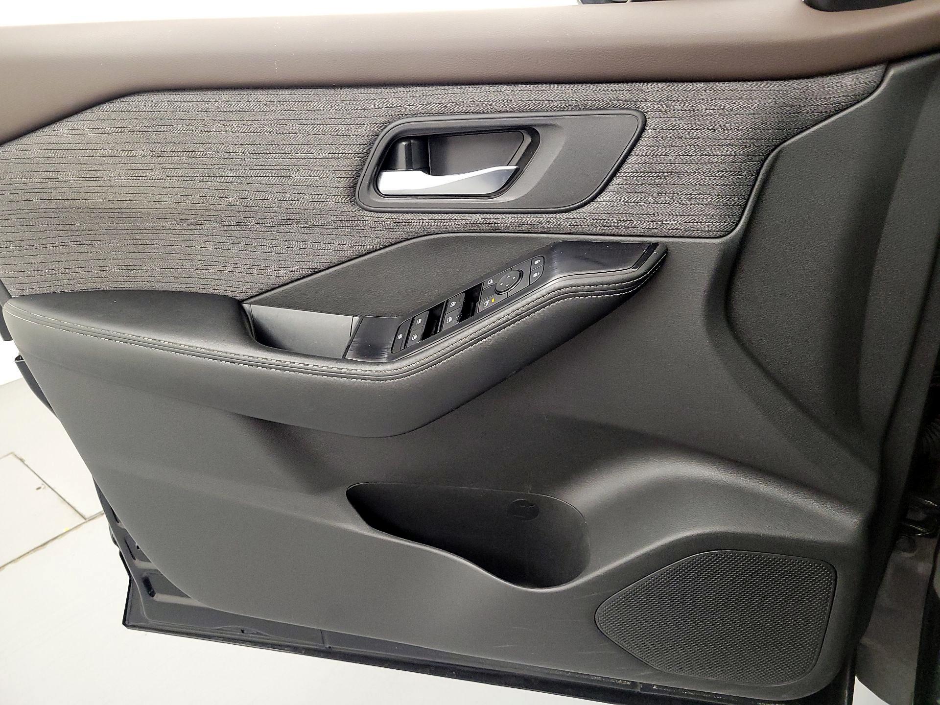 Thumbnail: 2023 Nissan Rogue - 12