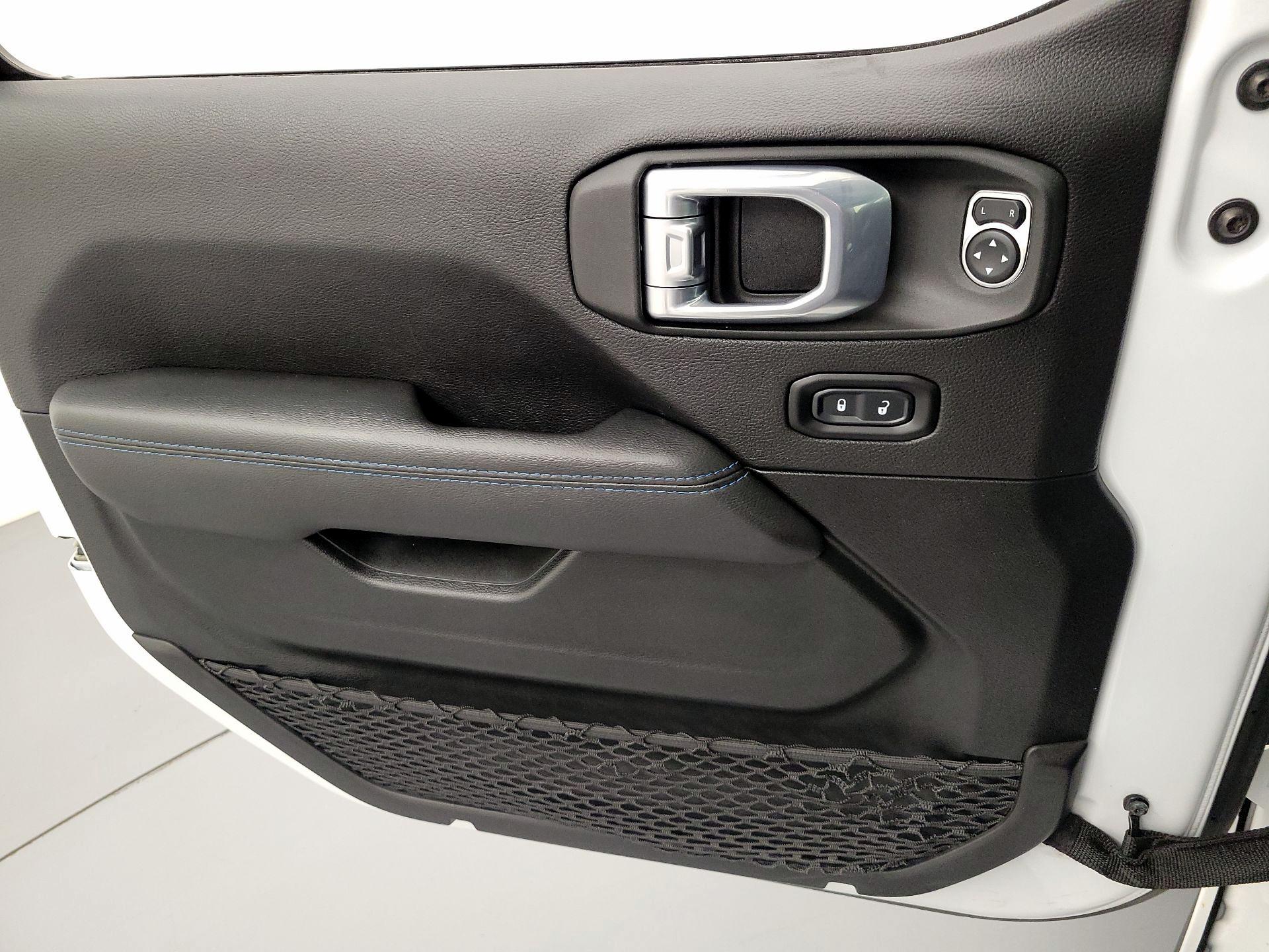 Thumbnail: 2022 Jeep Wrangler - 12