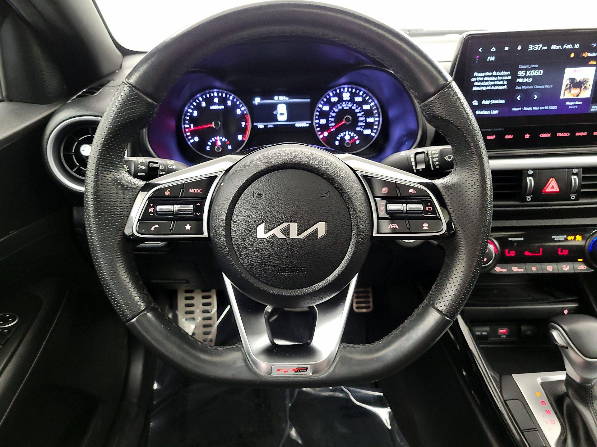 Thumbnail: 2023 Kia Forte - 10