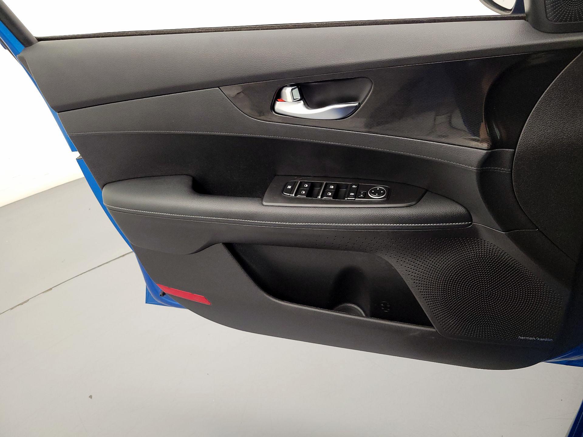 Thumbnail: 2023 Kia Forte - 12