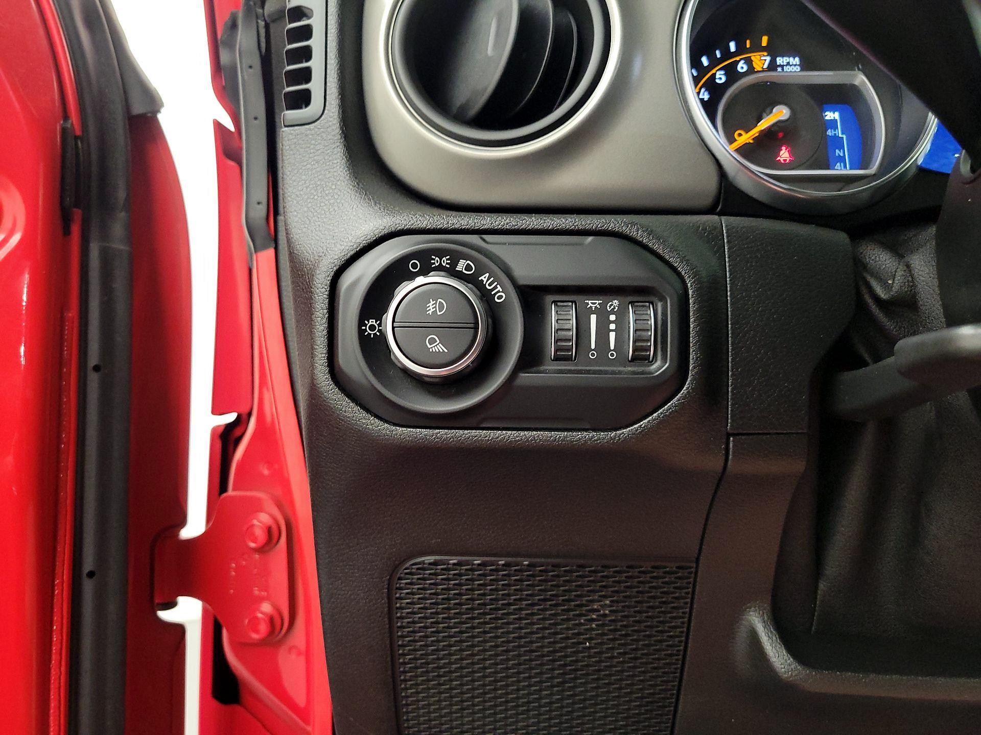 Thumbnail: 2021 Jeep Gladiator - 13