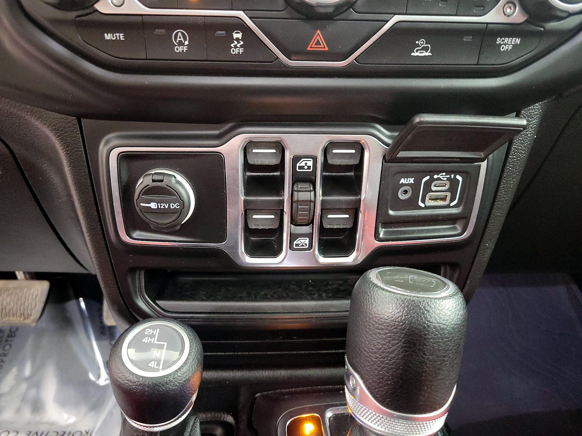 Thumbnail: 2021 Jeep Gladiator - 18