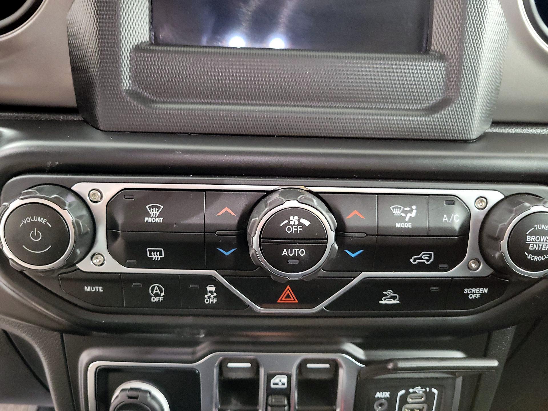 Thumbnail: 2022 Jeep Gladiator - 16