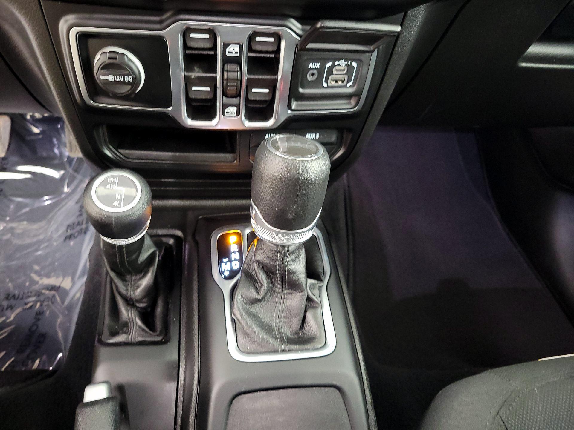 Thumbnail: 2022 Jeep Gladiator - 17