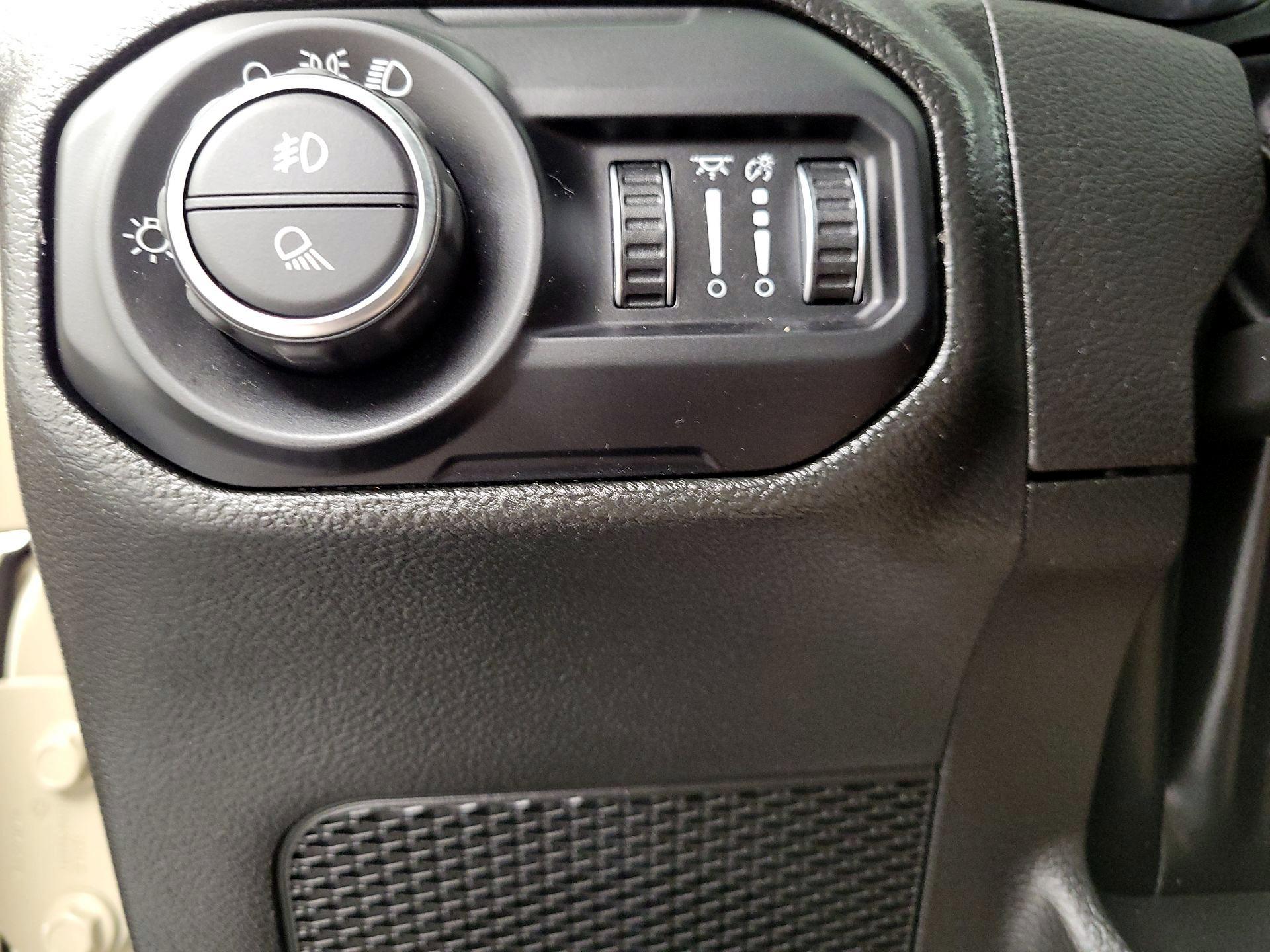 Thumbnail: 2022 Jeep Gladiator - 13