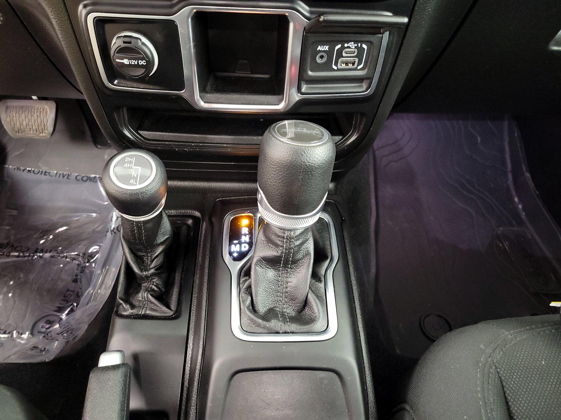 Thumbnail: 2022 Jeep Gladiator - 17