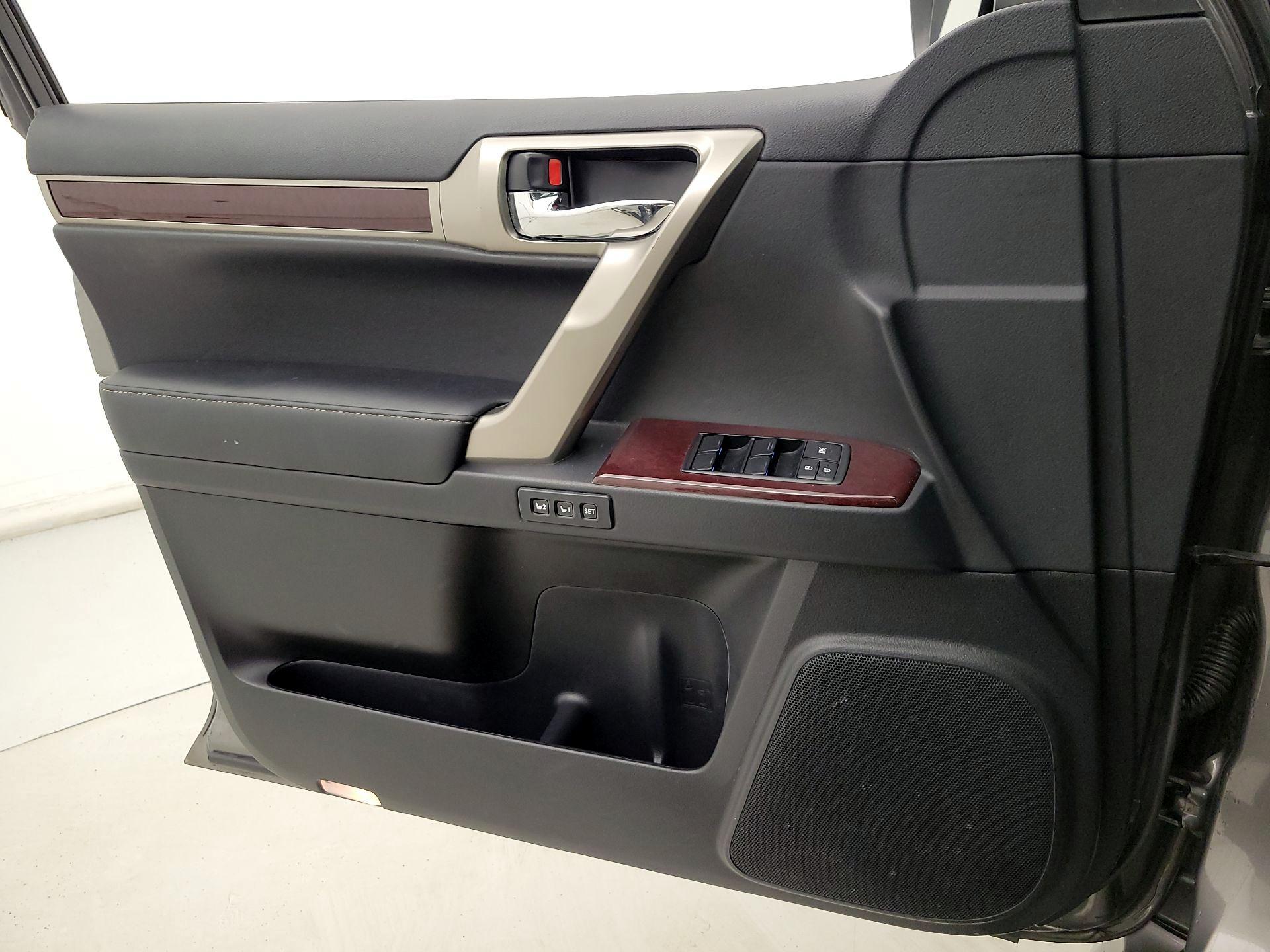 Thumbnail: 2014 Lexus GX - 12