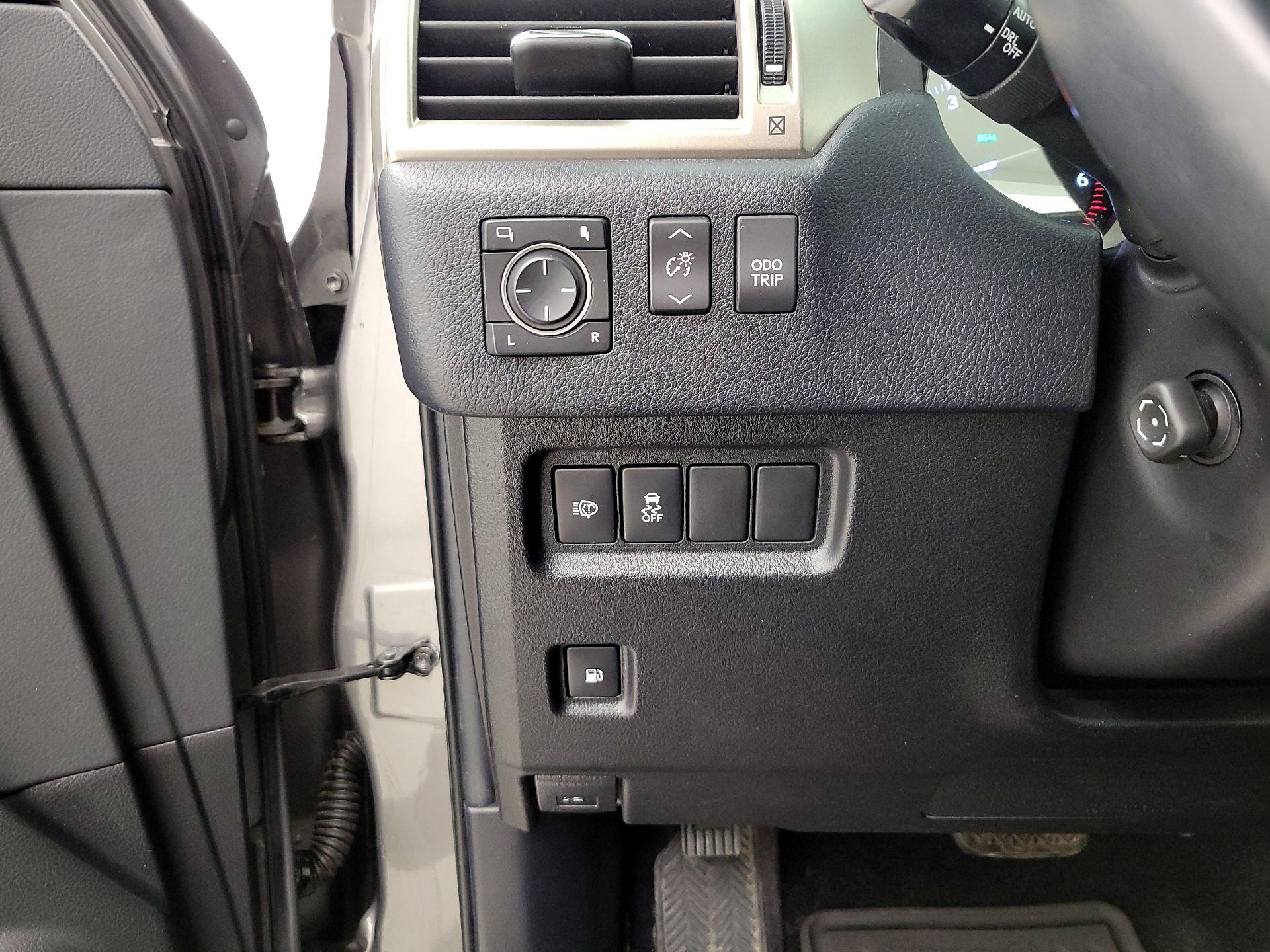 Thumbnail: 2014 Lexus GX - 13