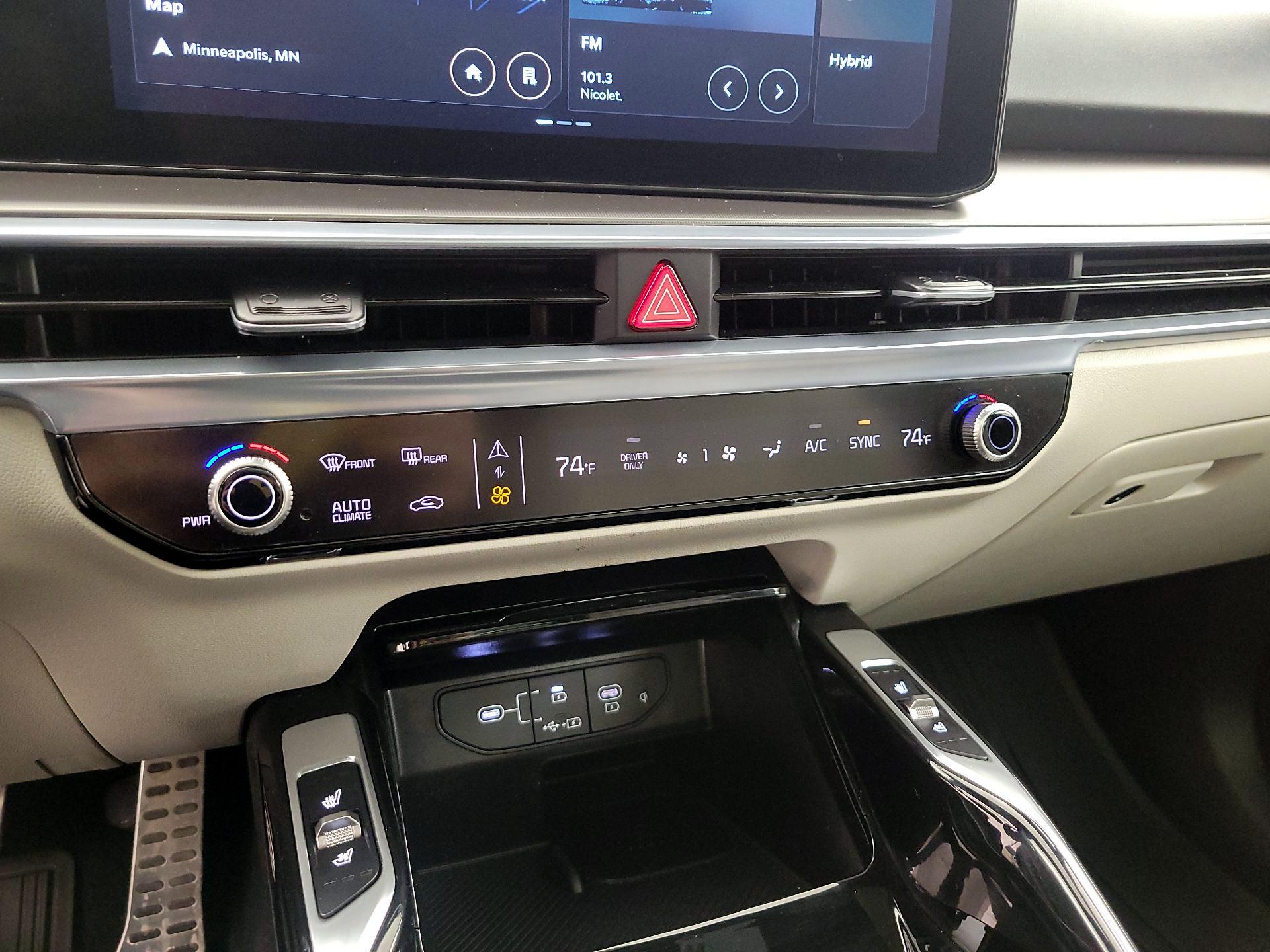 Thumbnail: 2025 Kia Sorento - 17